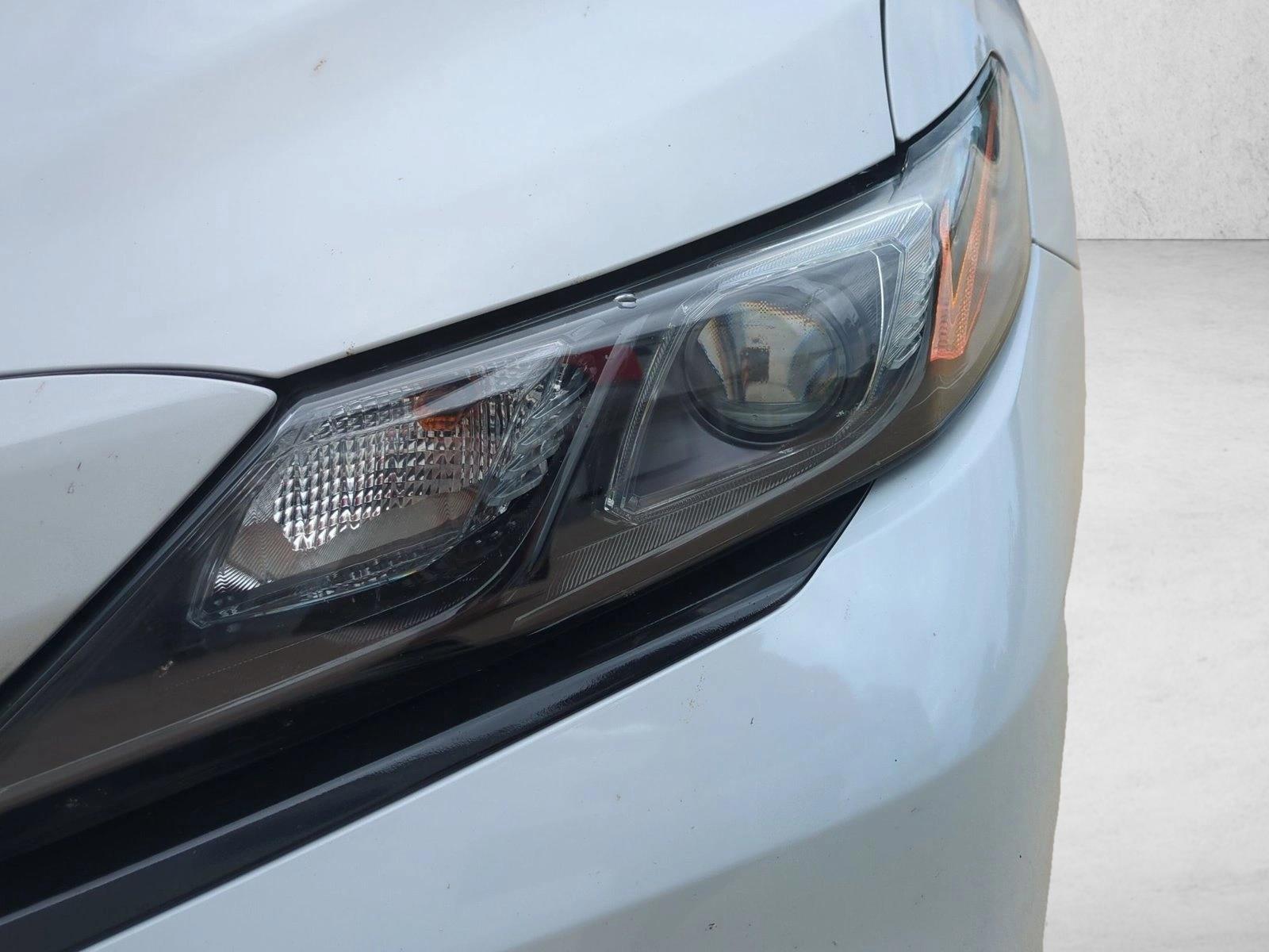 Used 2022 Ice Edge Toyota SE image 9