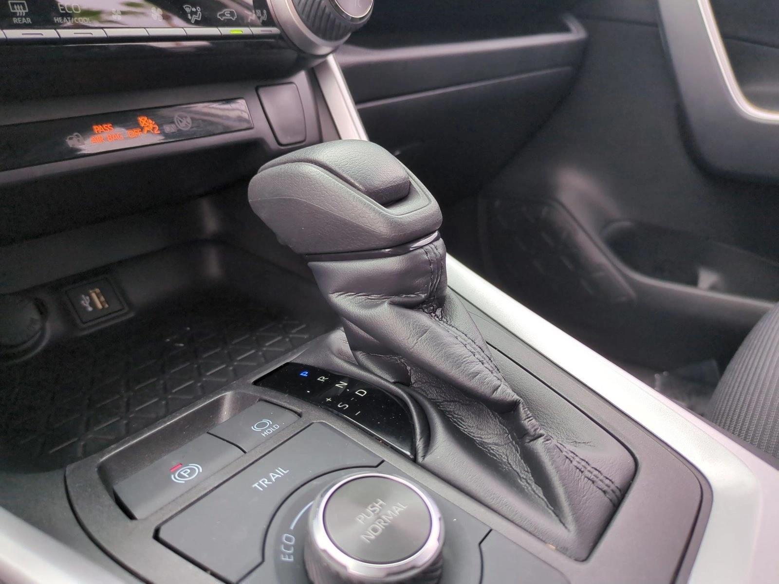 Used 2024 Ice Cap Toyota Hybrid LE image 13