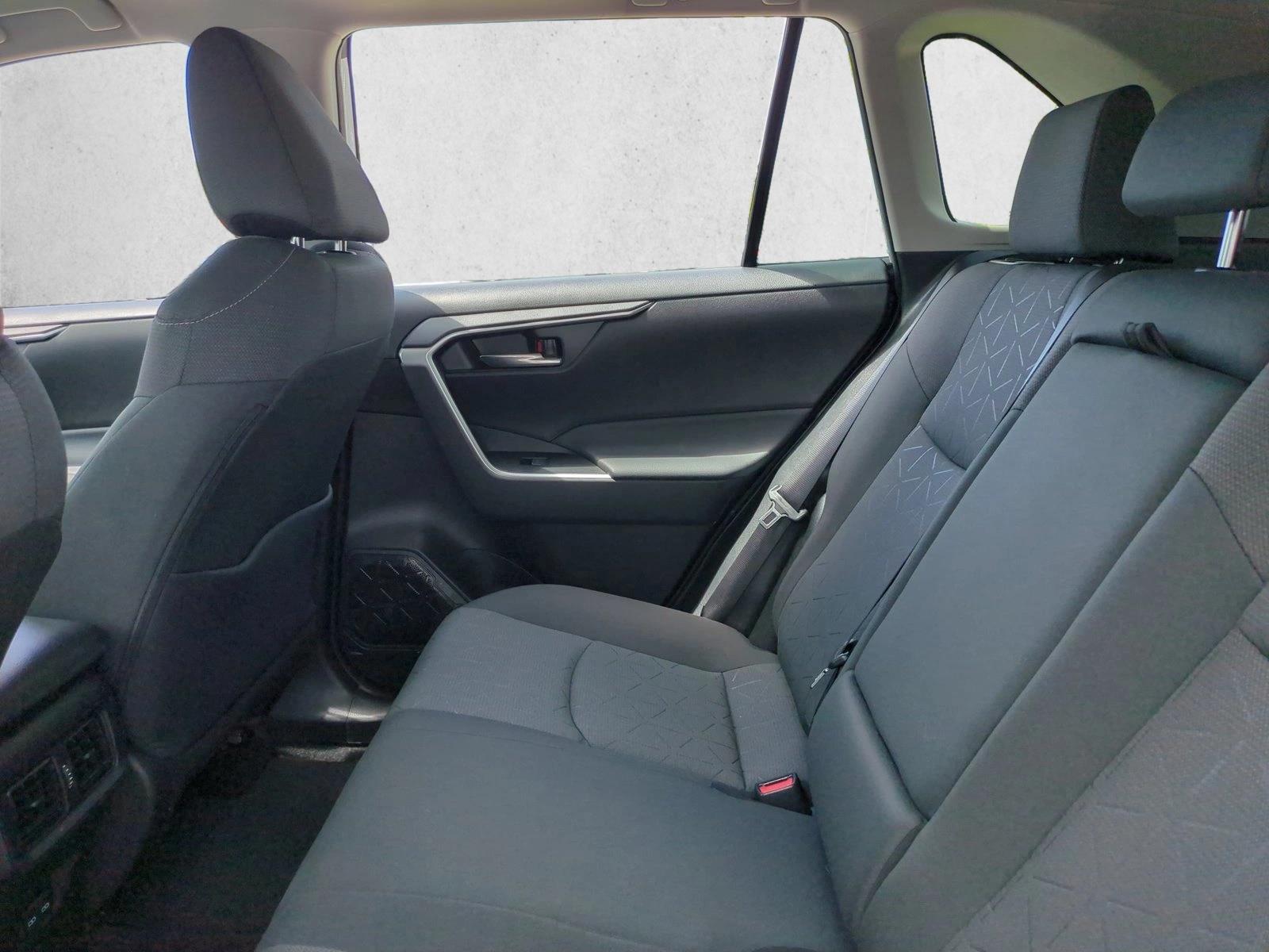 Used 2024 Ice Cap Toyota Hybrid XLE image 19