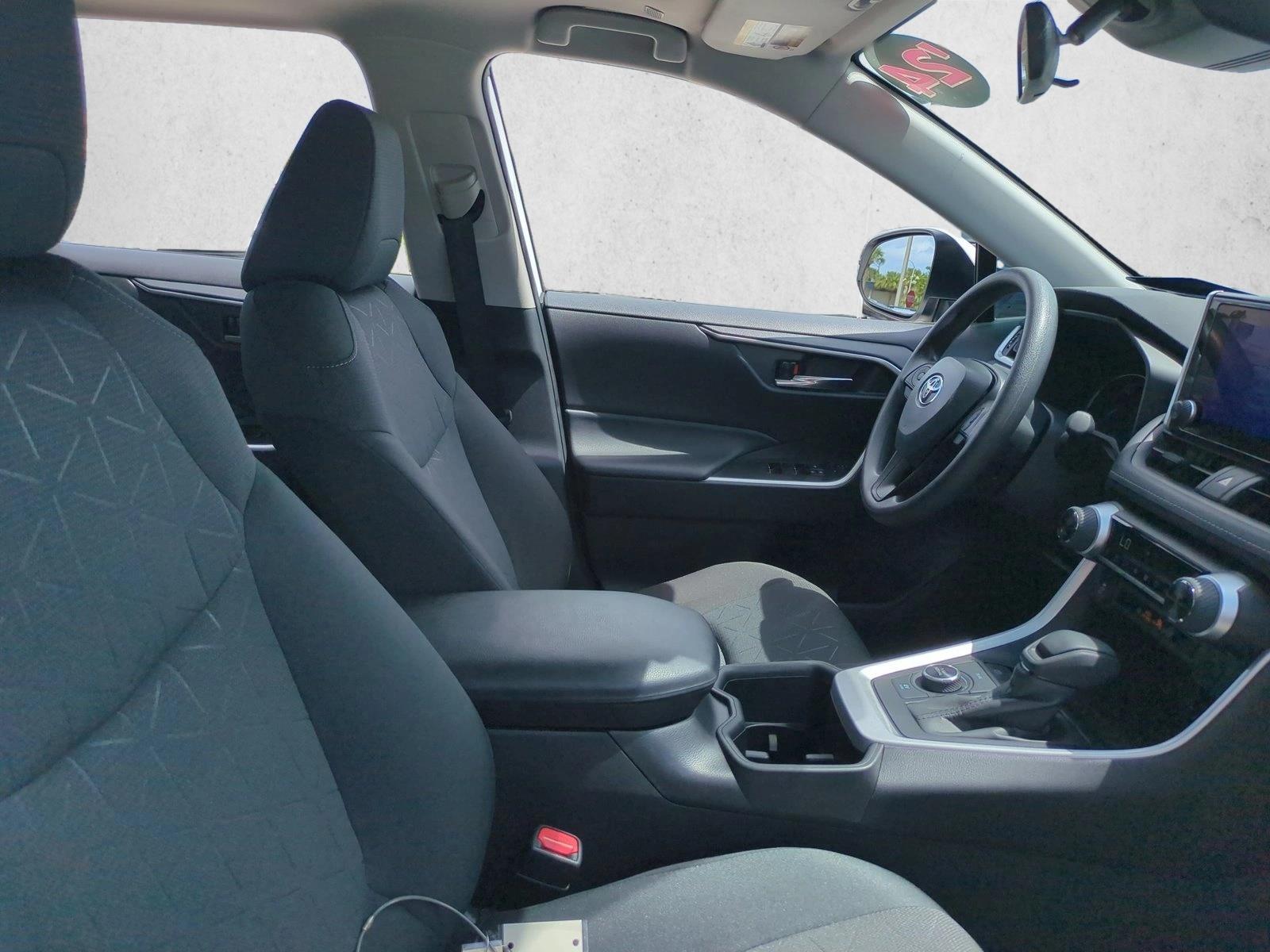 Used 2024 Ice Cap Toyota Hybrid XLE image 21
