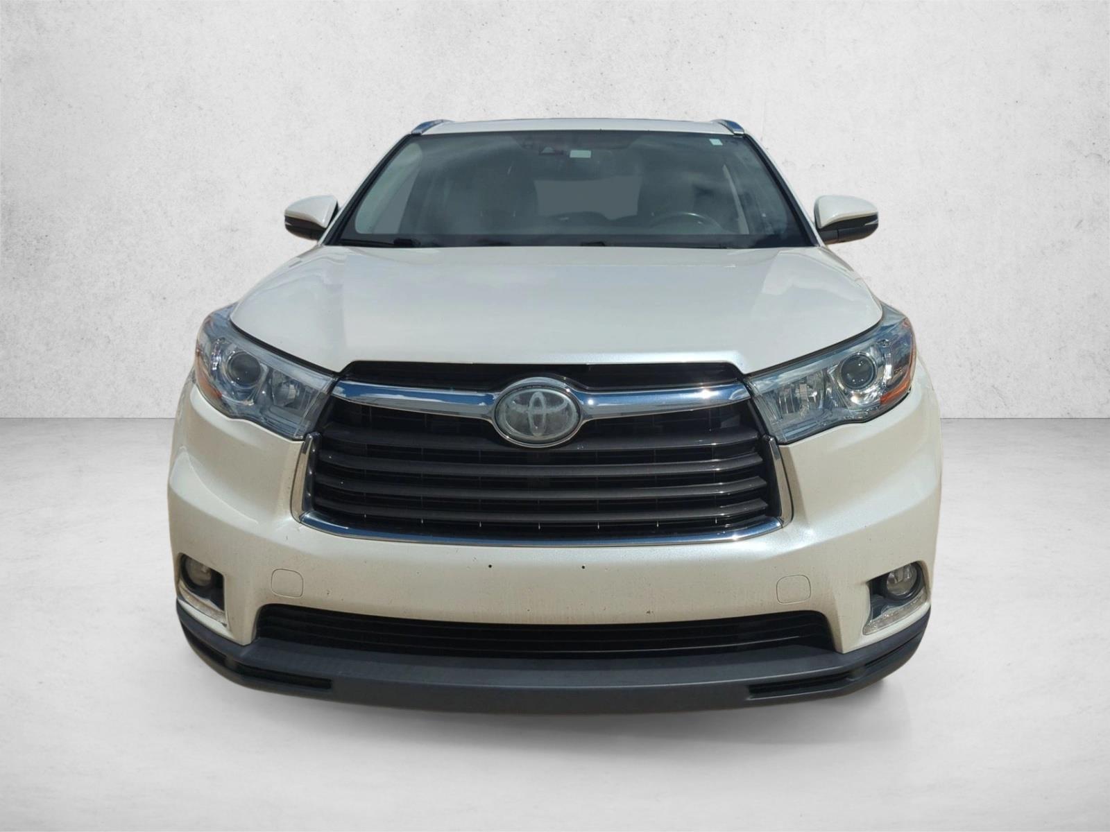 Used 2016 Blizzard Pearl Toyota Limited Platinum image 2