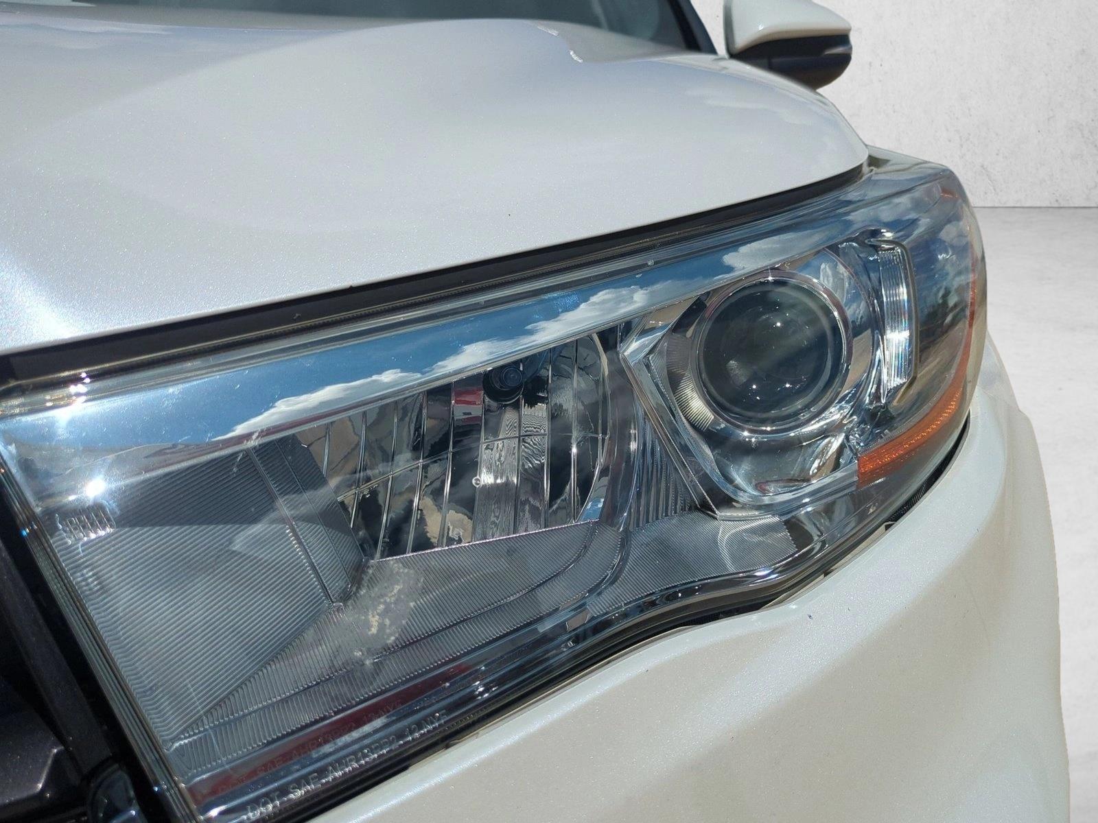 Used 2016 Blizzard Pearl Toyota Limited Platinum image 7