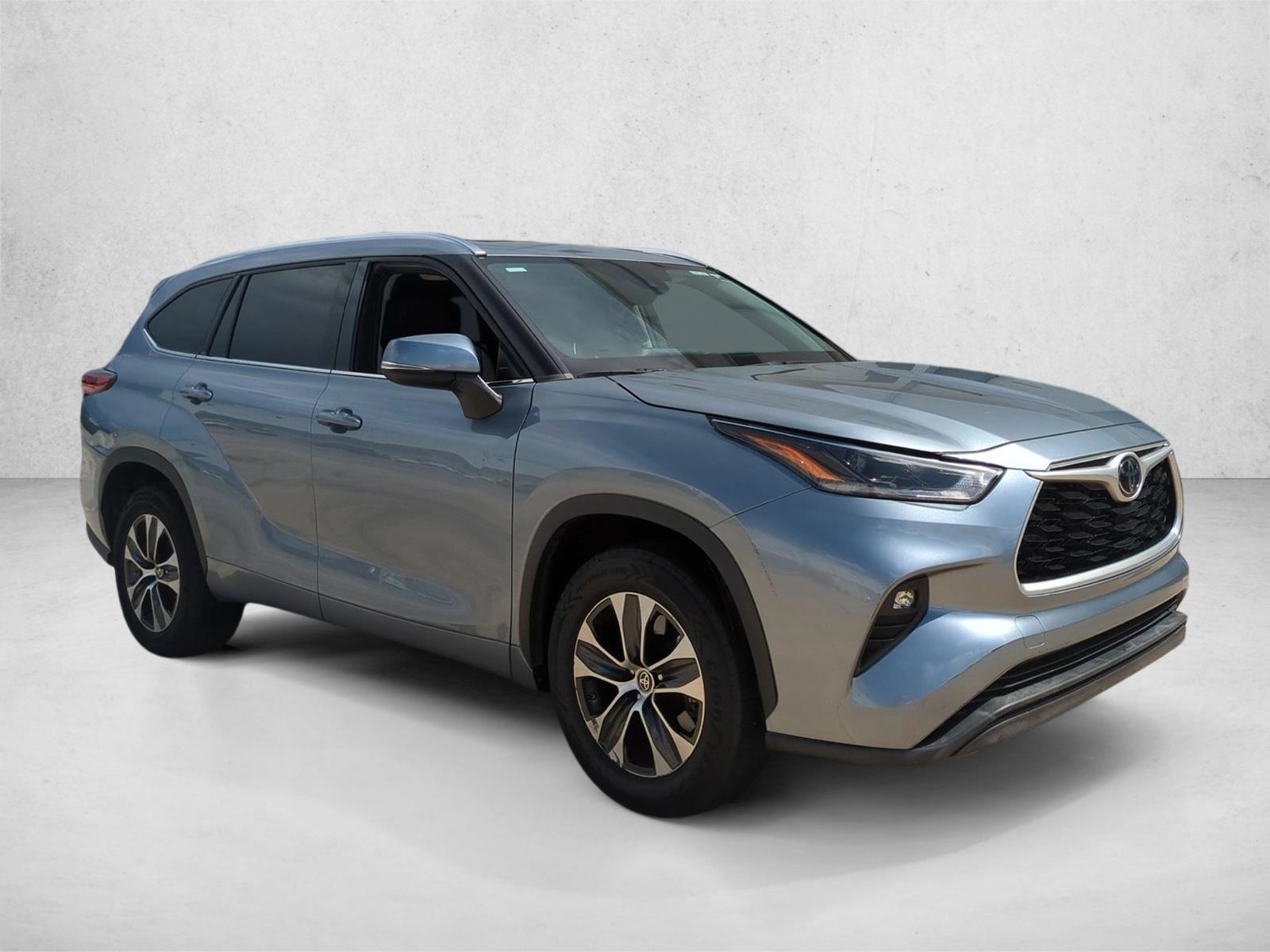 Pre-Owned 2021 Toyota Highlander XLE Sport Utility in West Palm