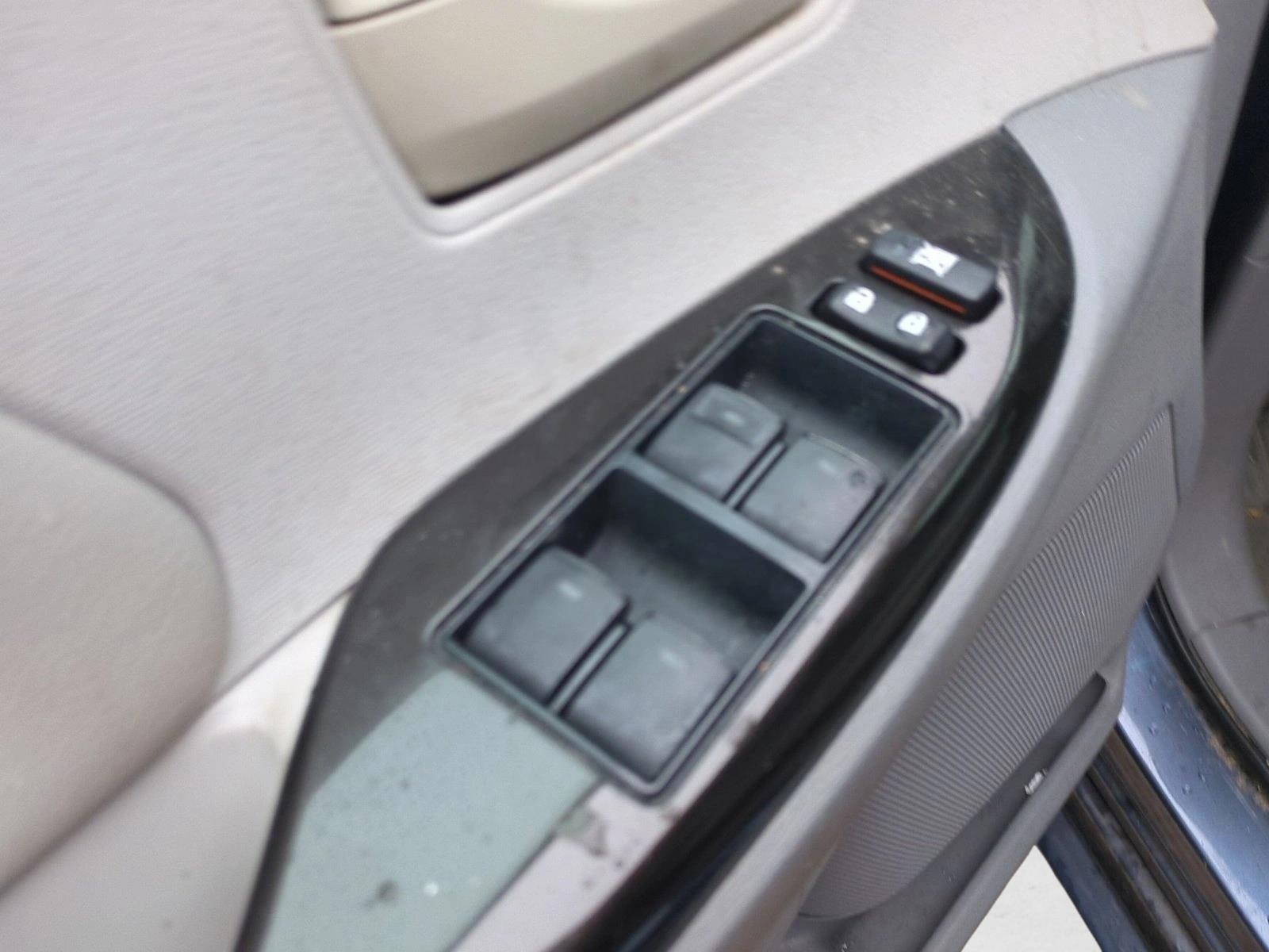 Used 2014 Shoreline Blue Pearl Toyota LE image 12