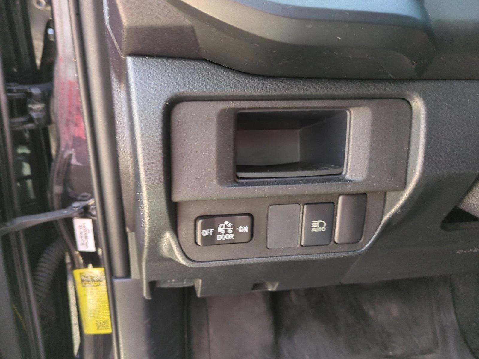Used 2019 Midnight Black Metallic Toyota SR image 13