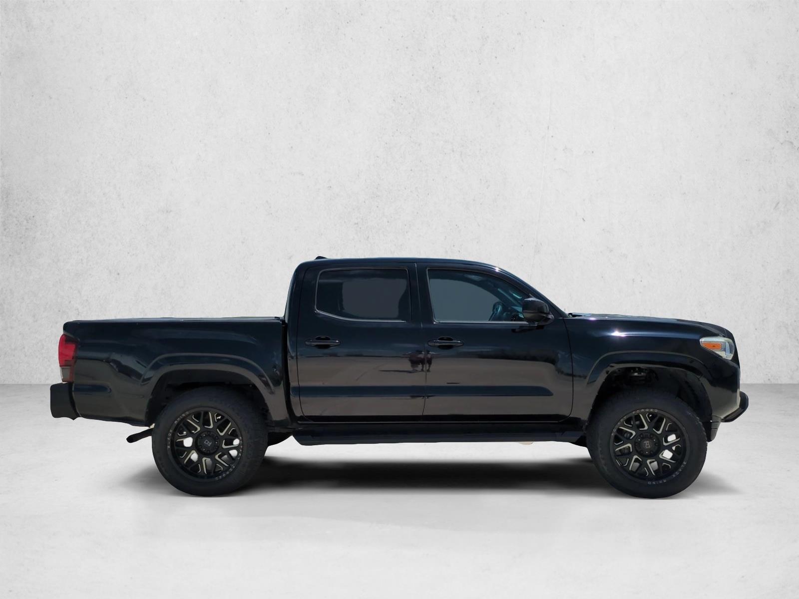 Used 2019 Midnight Black Metallic Toyota SR image 4