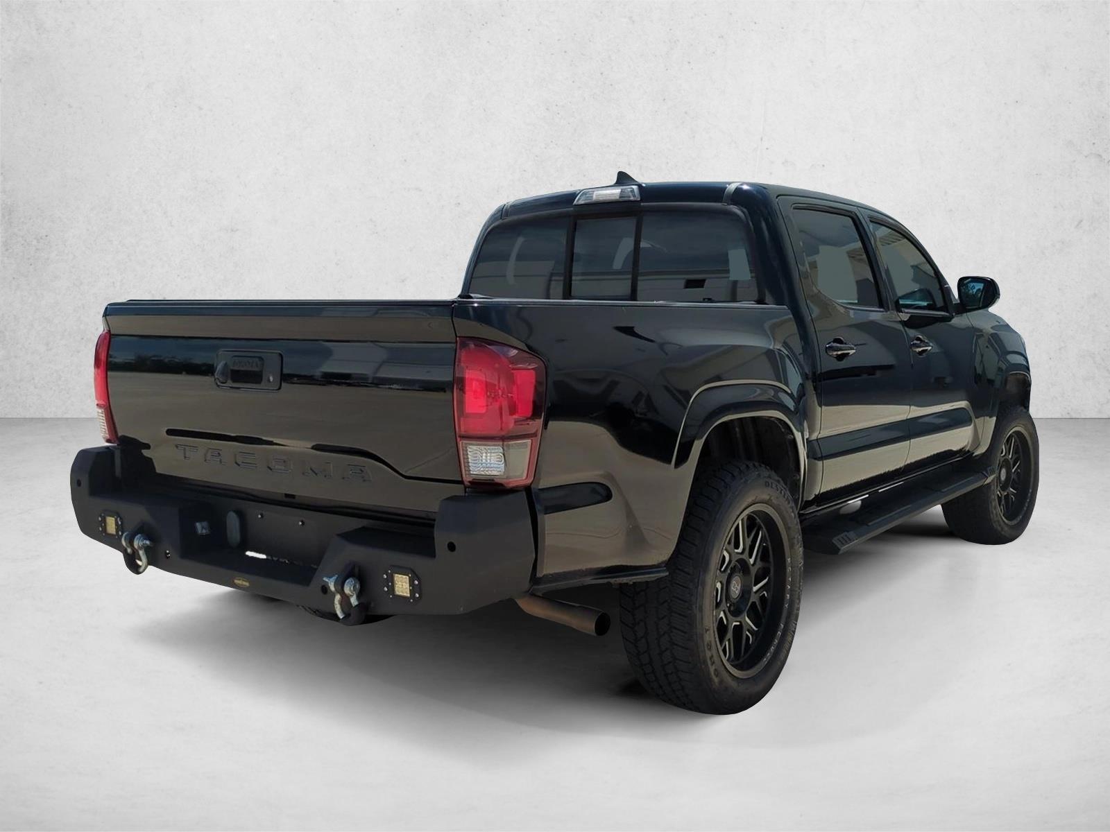Used 2019 Midnight Black Metallic Toyota SR image 5