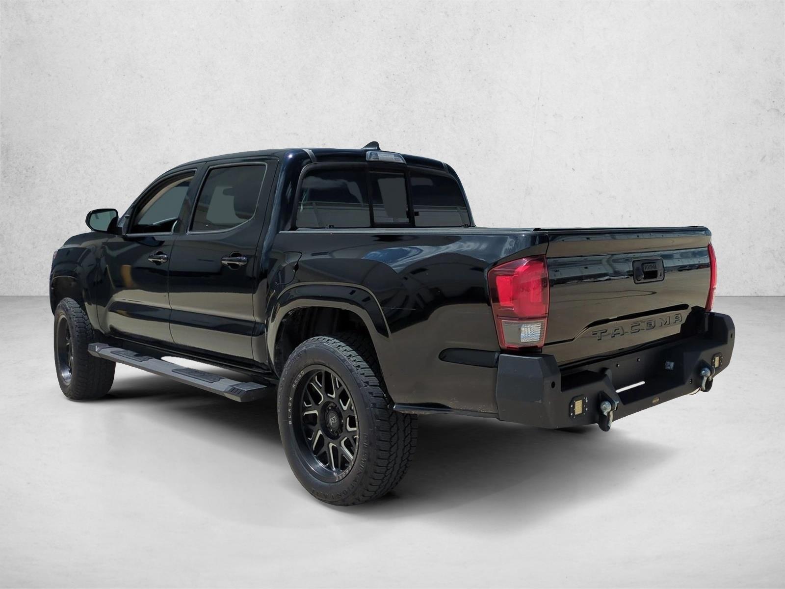 Used 2019 Midnight Black Metallic Toyota SR image 7