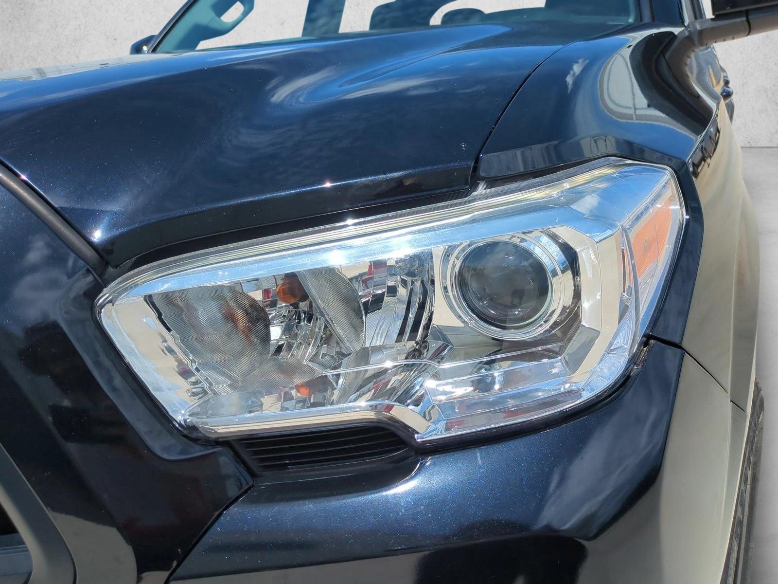 Used 2019 Midnight Black Metallic Toyota SR image 9