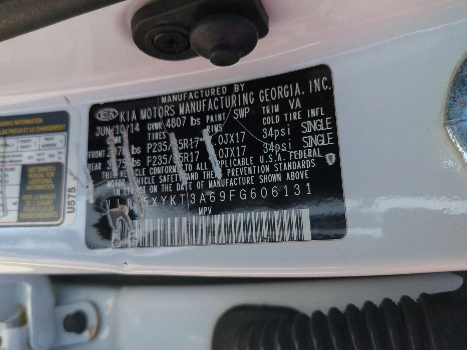 Used 2015 Snow White Pearl Kia LX image 22