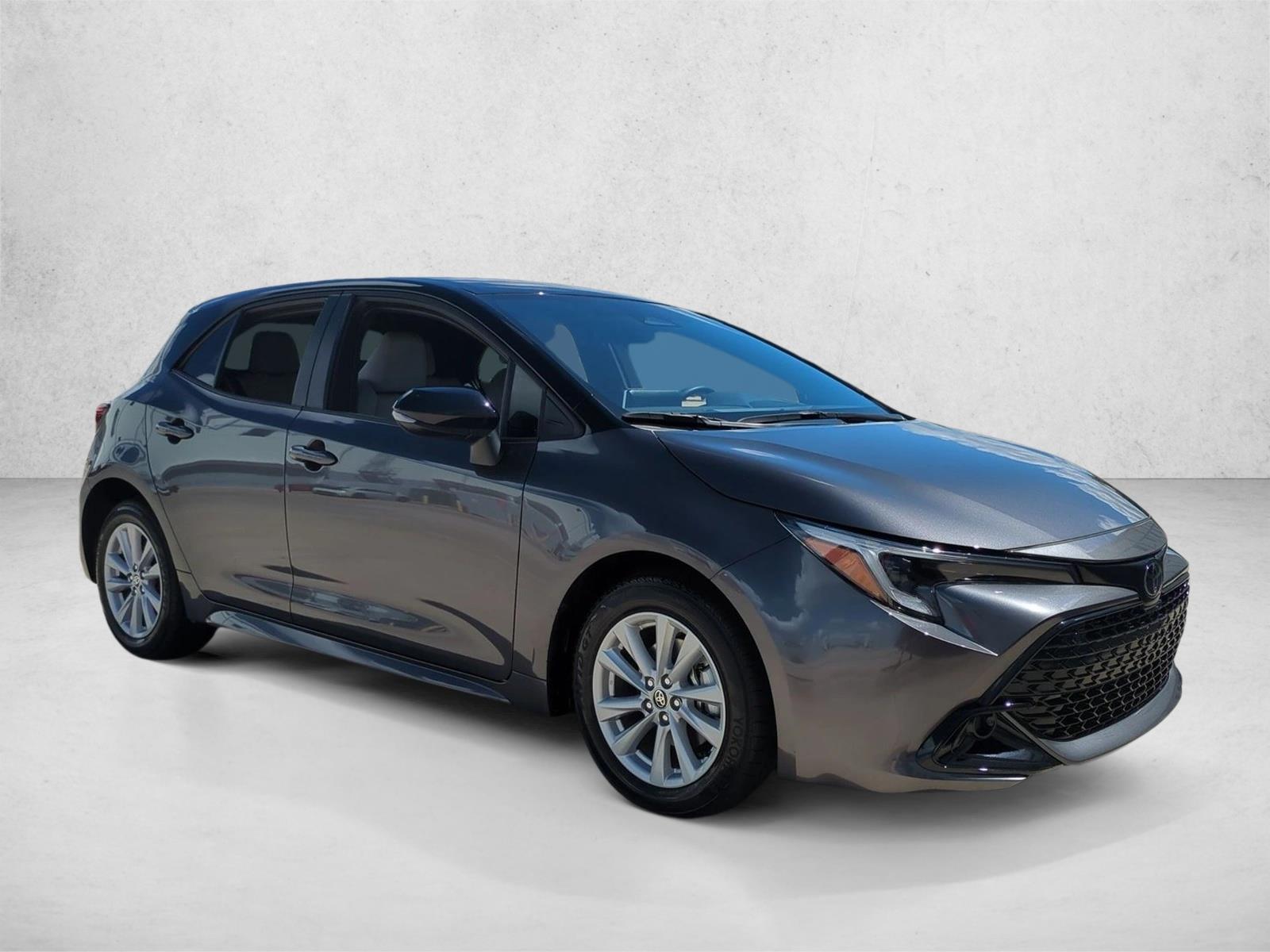Used 2026 Magnetic w/Black Toyota SE image 3