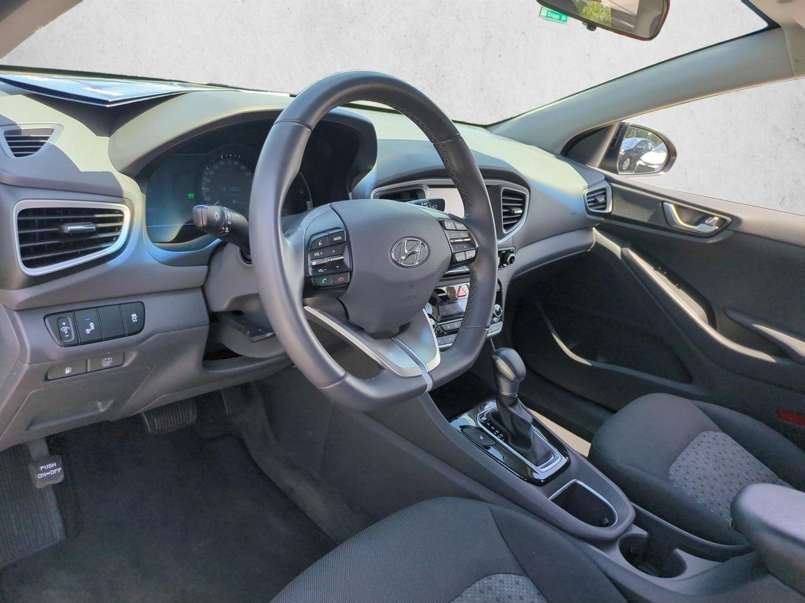 Used 2017 Black Noir Pearl Hyundai SEL image 10