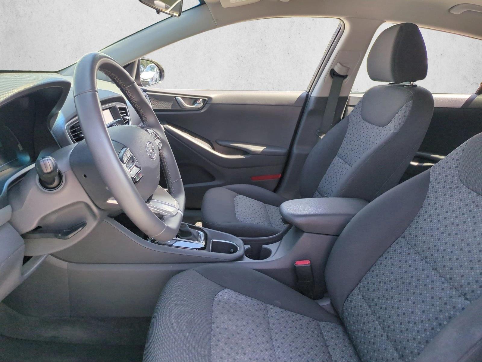 Used 2017 Black Noir Pearl Hyundai SEL image 15