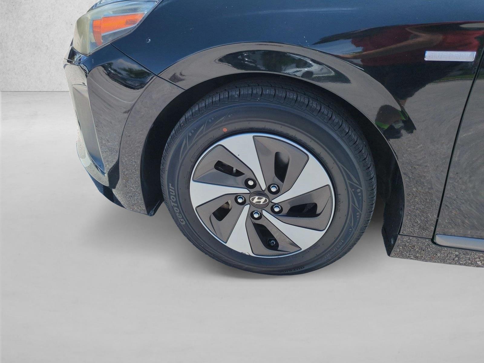 Used 2017 Black Noir Pearl Hyundai SEL image 22