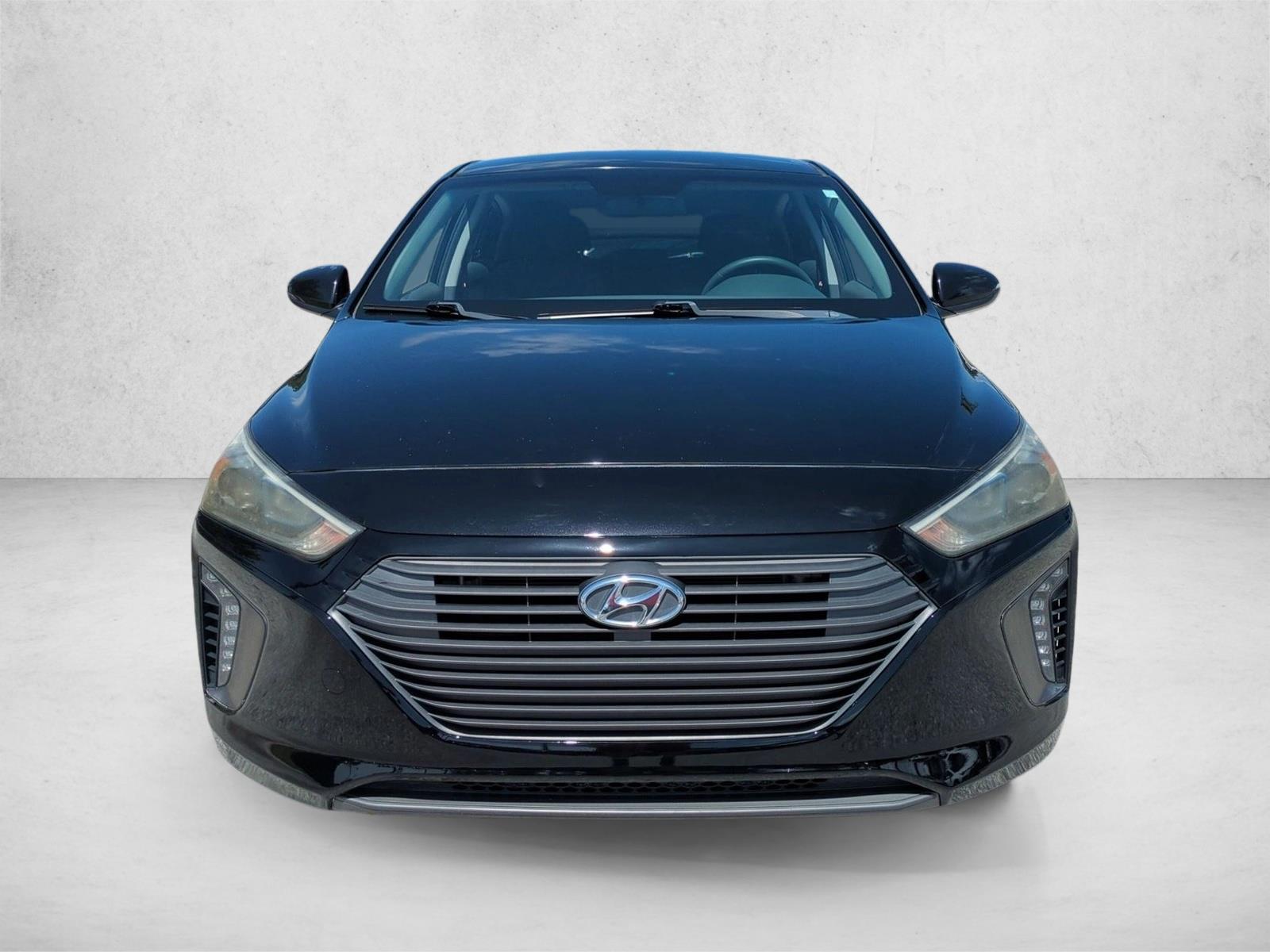 Used 2017 Black Noir Pearl Hyundai SEL image 2