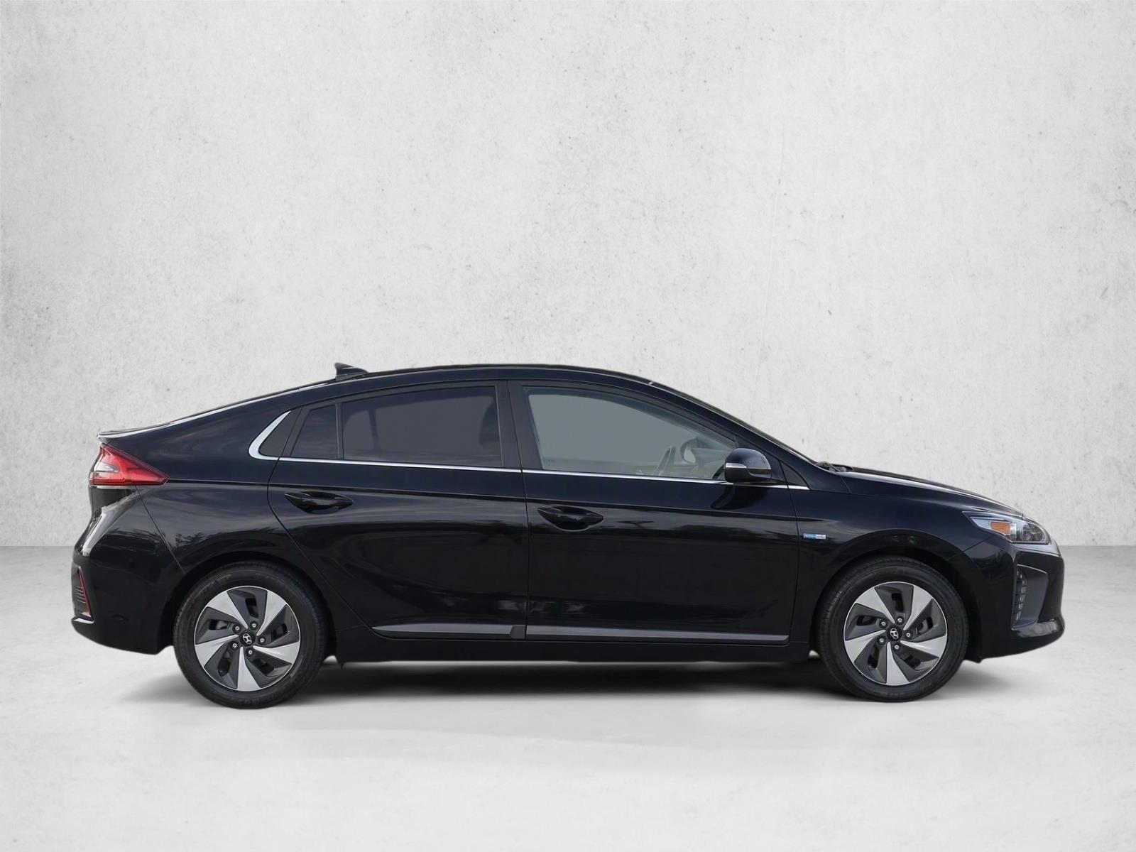 Used 2017 Black Noir Pearl Hyundai SEL image 8