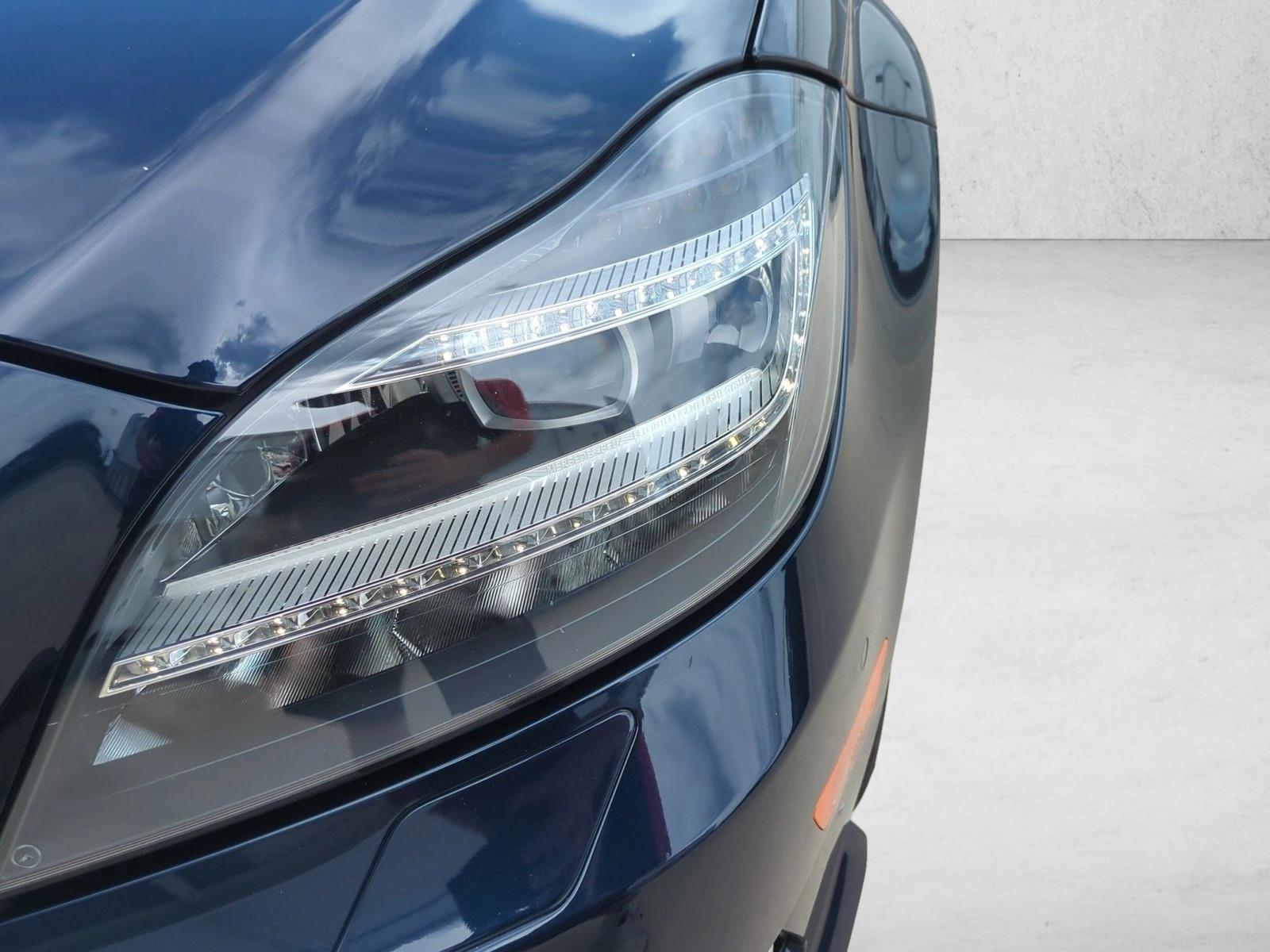 Used 2014 Lunar Blue Metallic Mercedes-Benz CLS 550 image 9