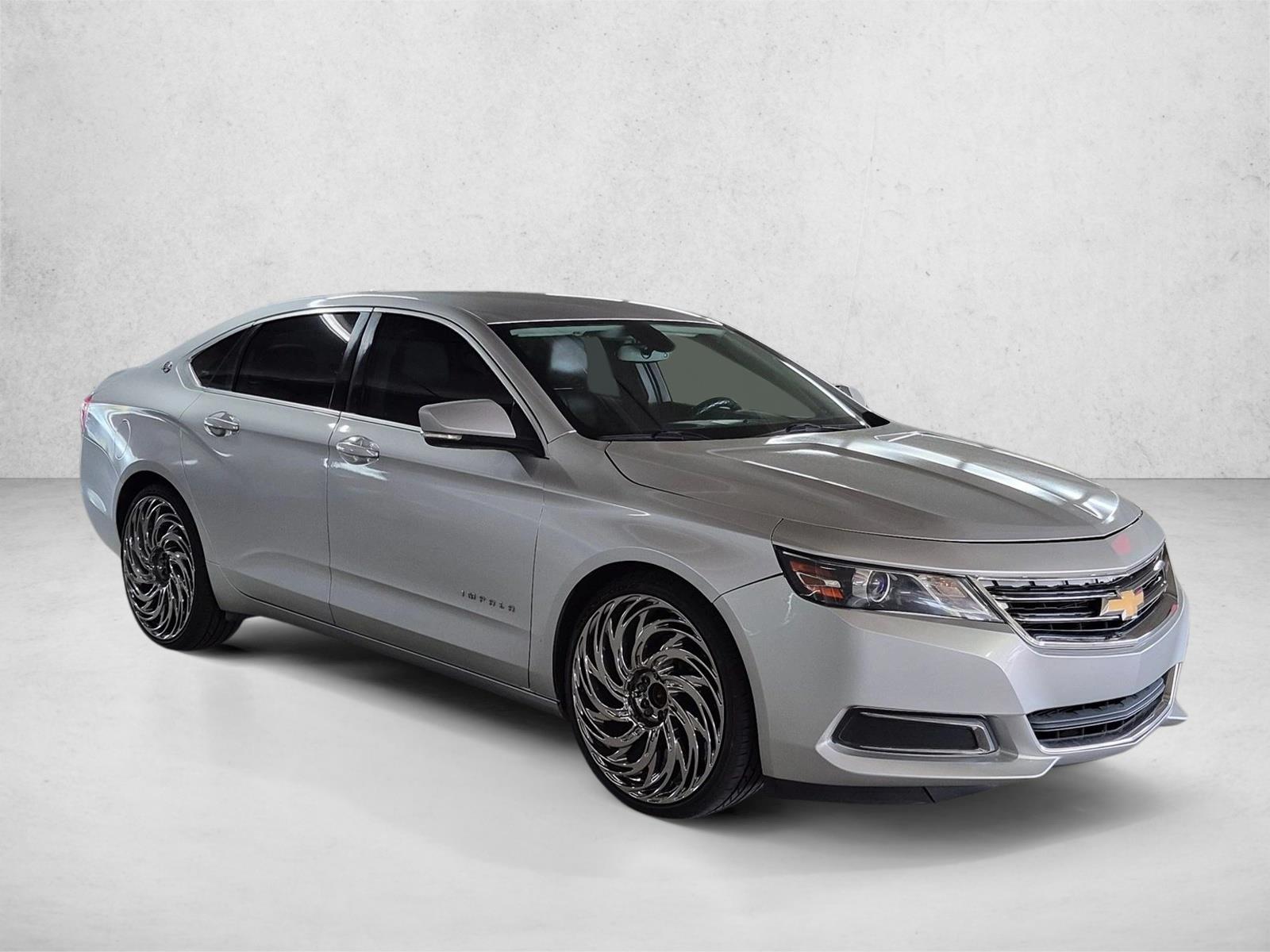 Used 2017 Silver Ice Metallic Chevrolet LT image 3