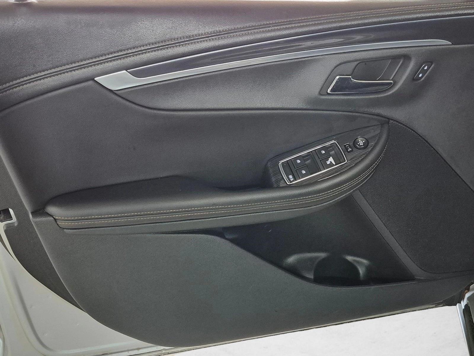 Used 2017 Silver Ice Metallic Chevrolet LT image 9