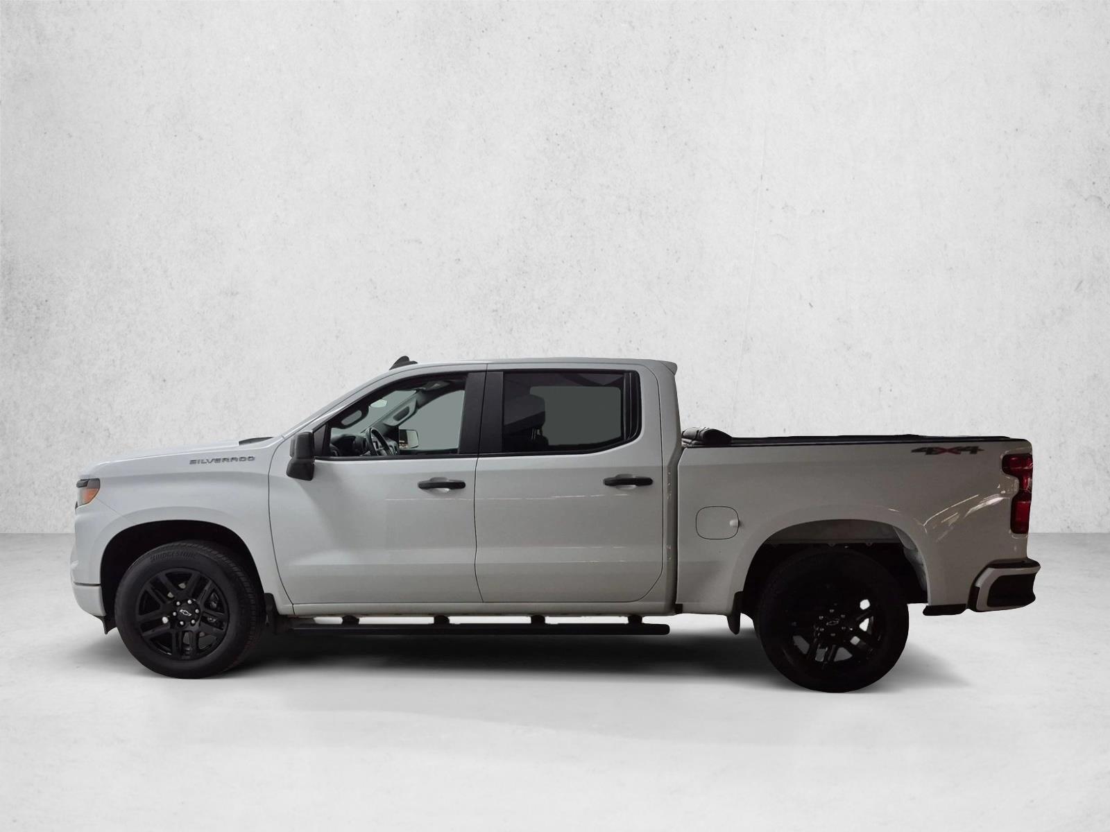 Used 2024 Summit White Chevrolet Custom image 9