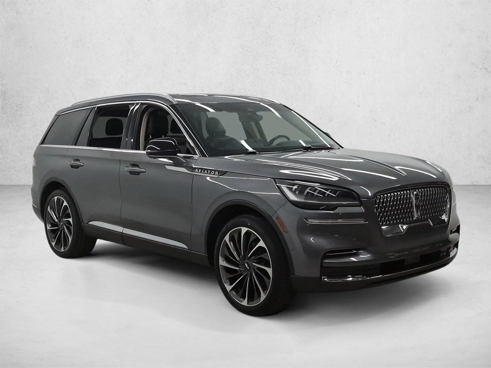 Used 2022 Asher Gray Metallic Clearcoat Lincoln Reserve image 3