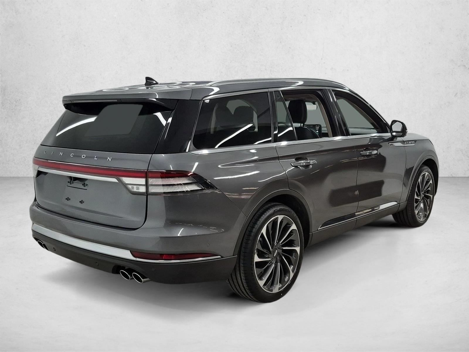Used 2022 Asher Gray Metallic Clearcoat Lincoln Reserve image 5