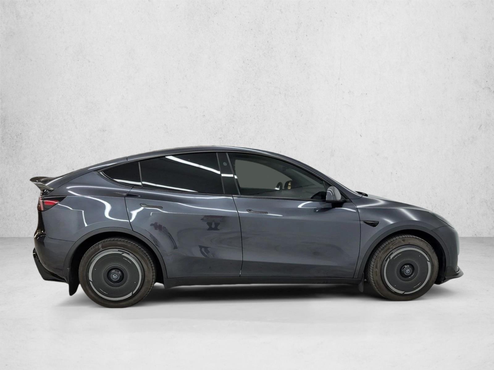 Used 2024 Silver/Gray Tesla Long Range image 4