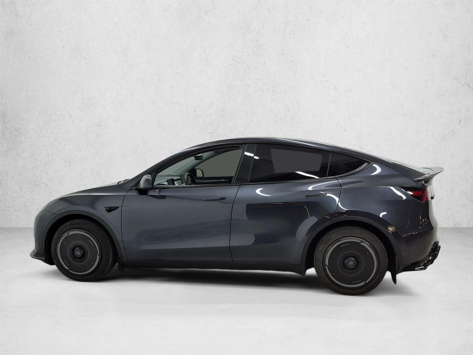 Used 2024 Silver/Gray Tesla Long Range image 9