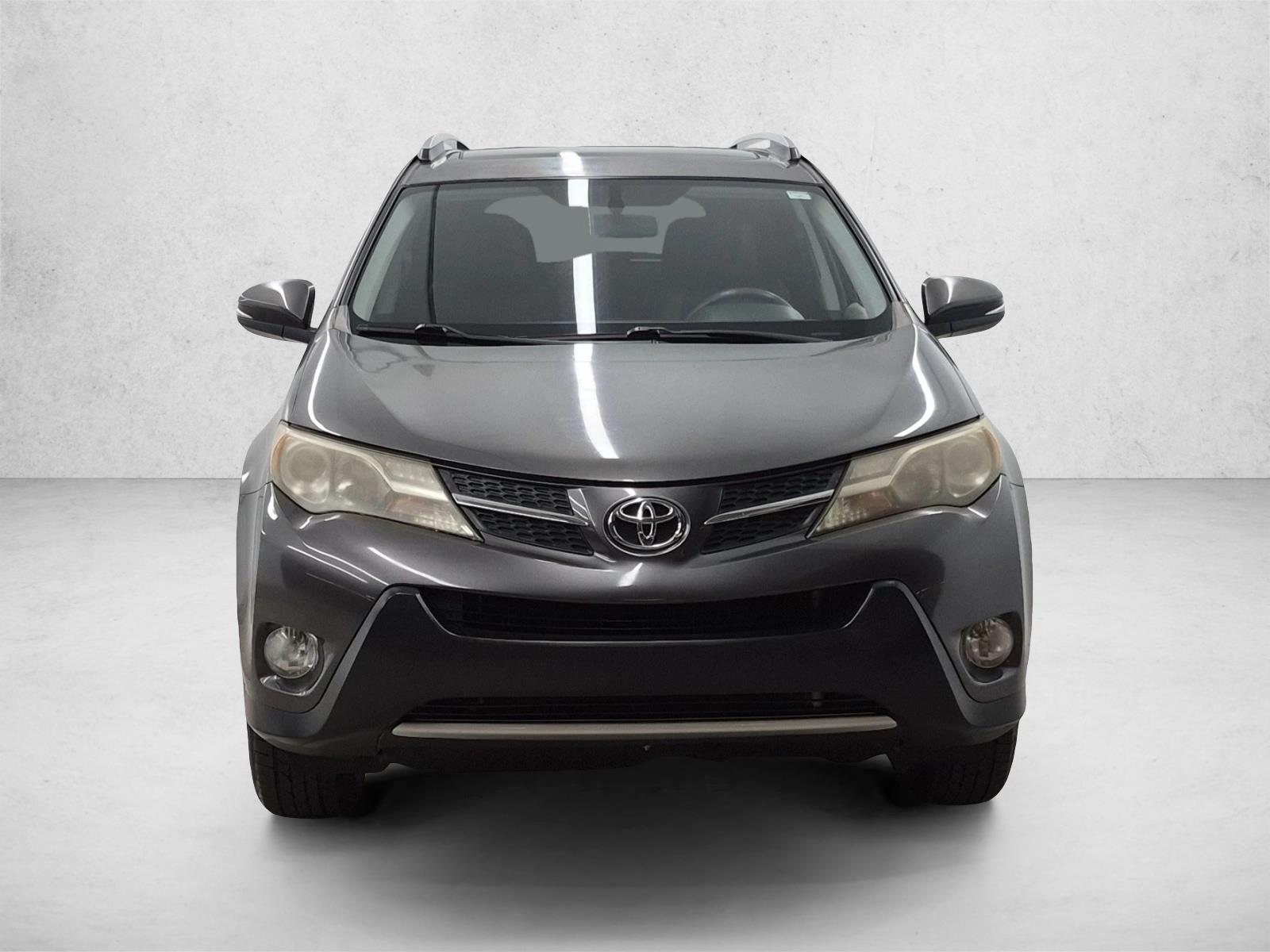 Used 2013 Magnetic Gray Metallic Toyota XLE image 2