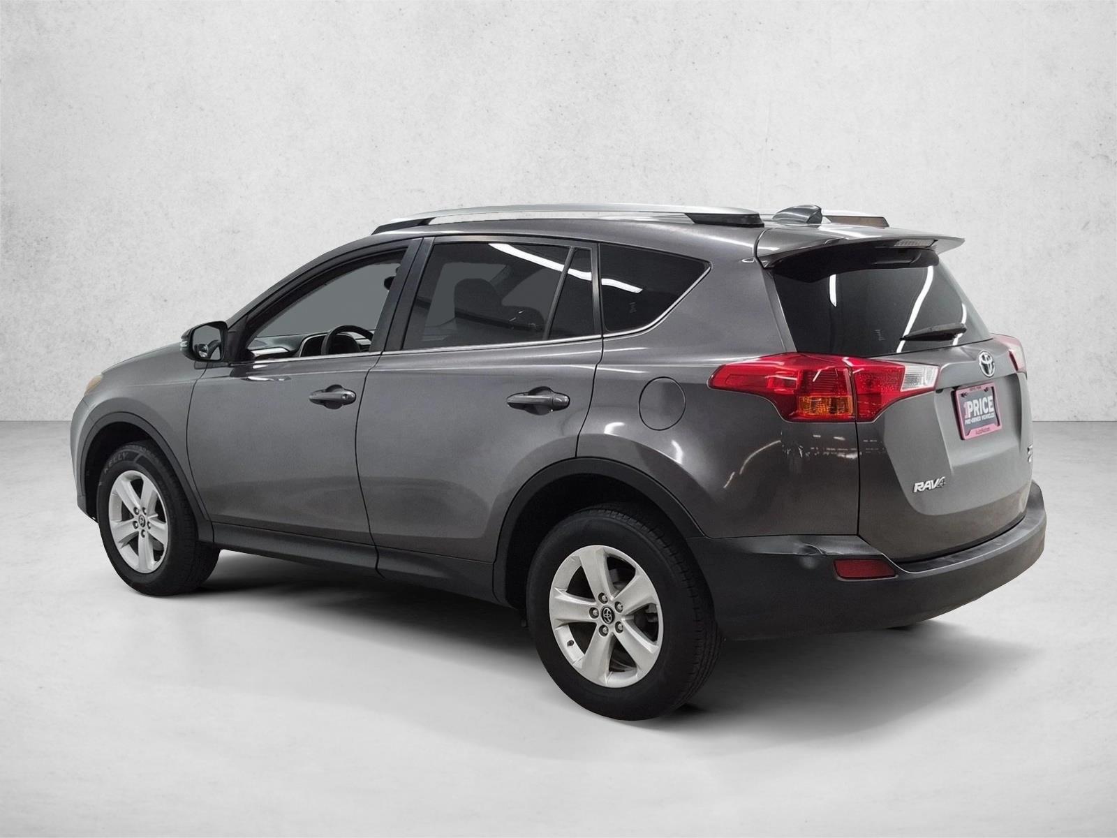 Used 2013 Magnetic Gray Metallic Toyota XLE image 8