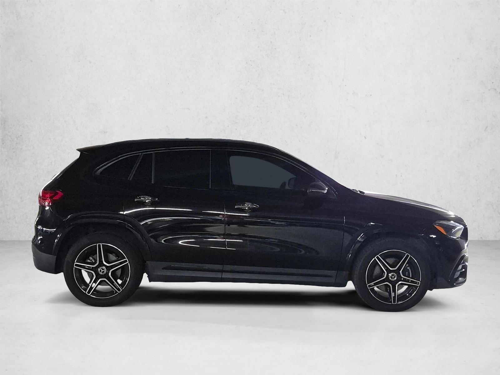Used 2024 Night Black Mercedes-Benz GLA 250 image 4