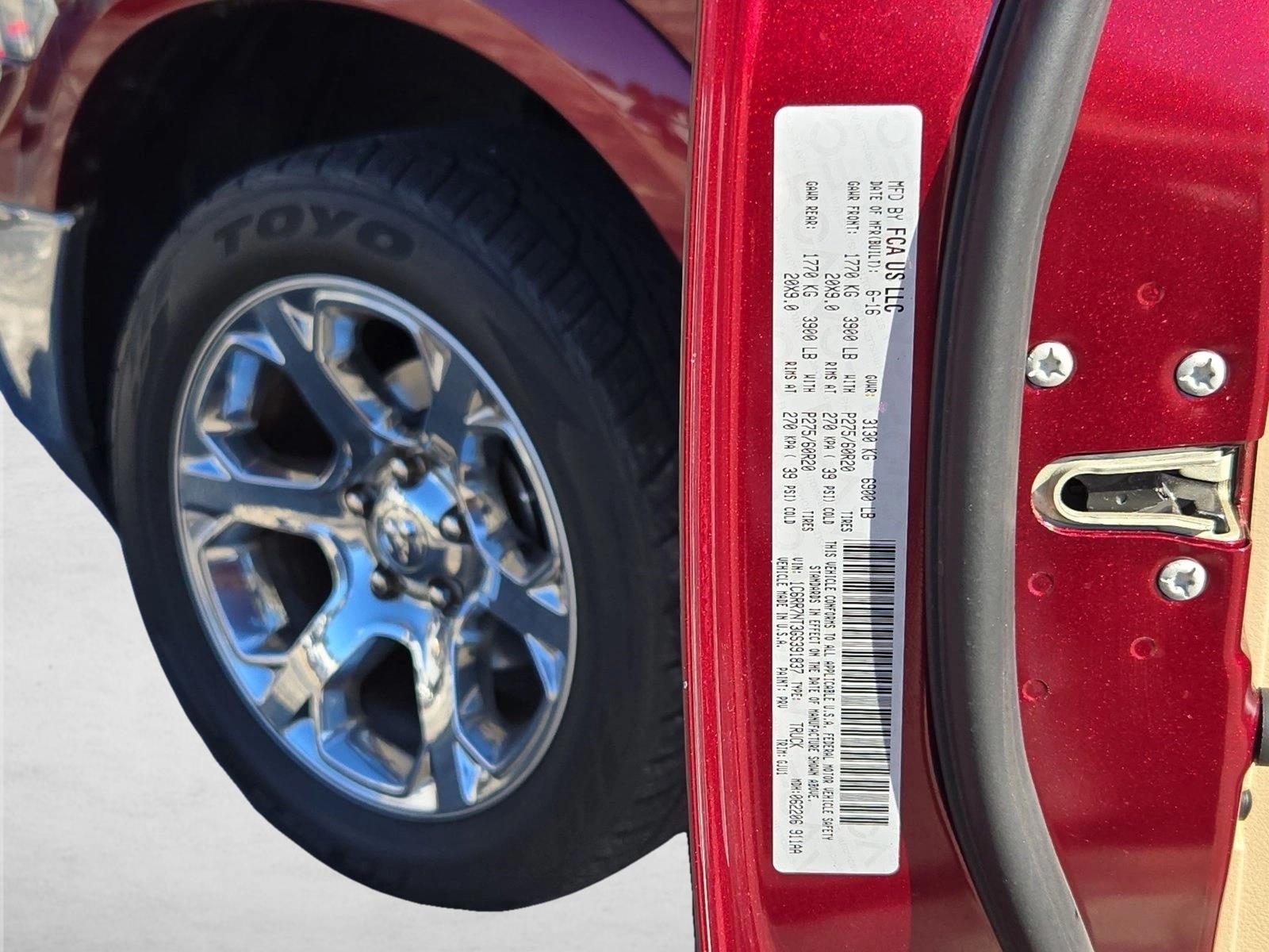 Used 2016 Delmonico Red Pearlcoat Ram Laramie image 17