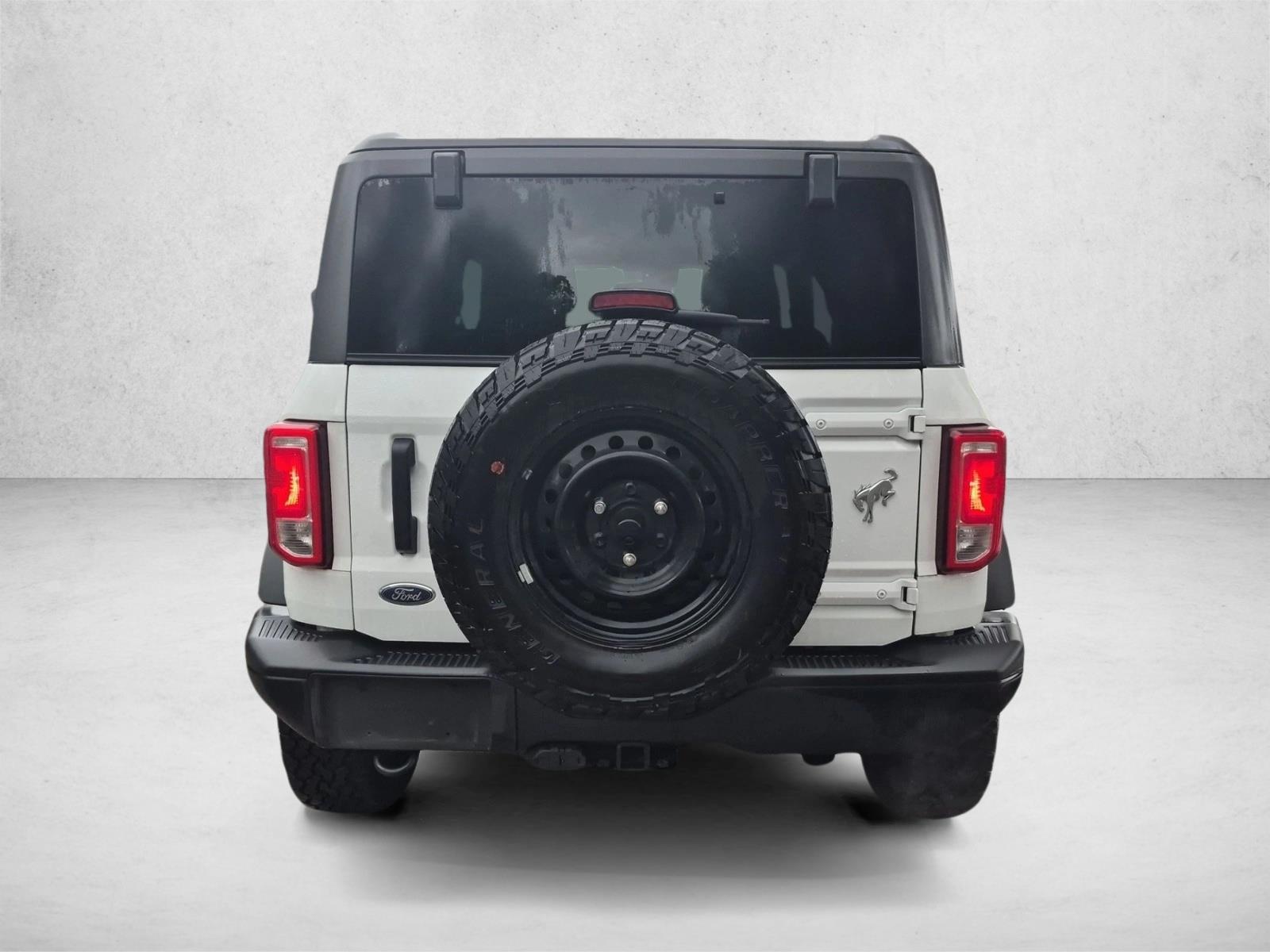 Used 2023 Oxford White Ford Black Diamond image 5