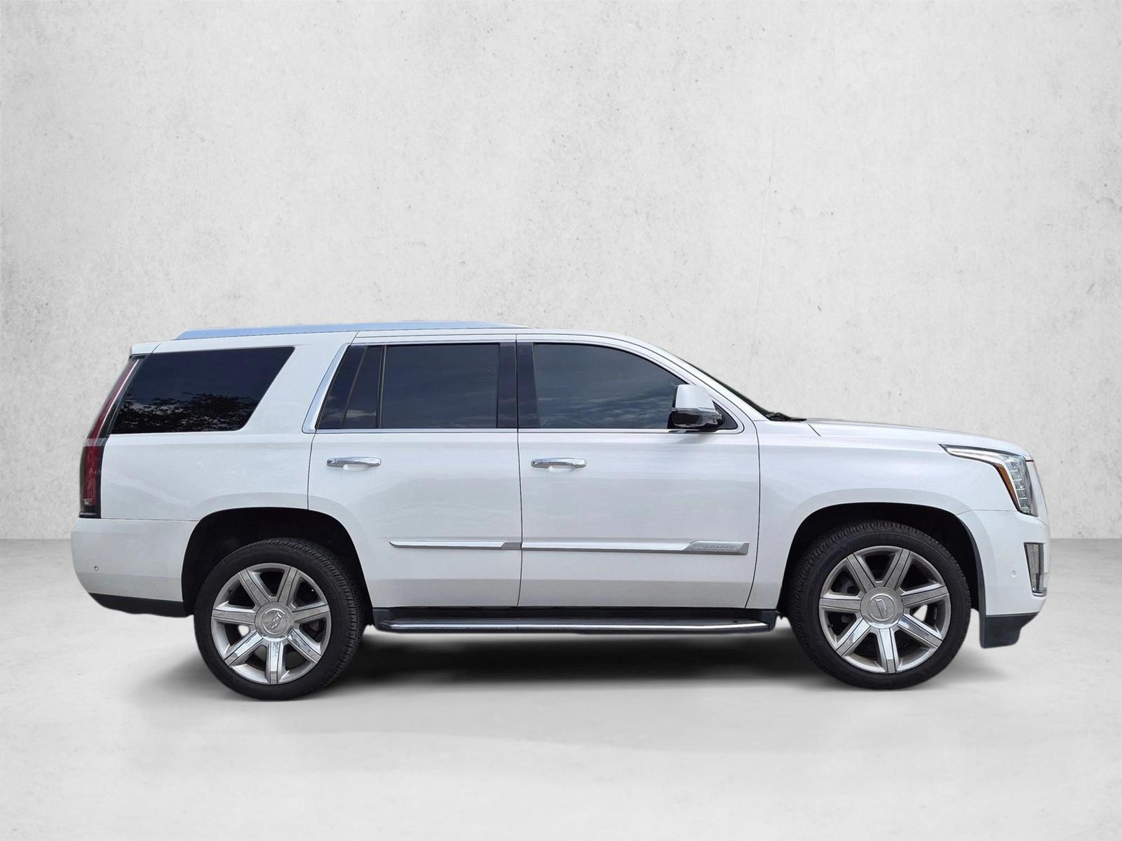 Used 2018 Crystal White Tricoat Cadillac Luxury image 2
