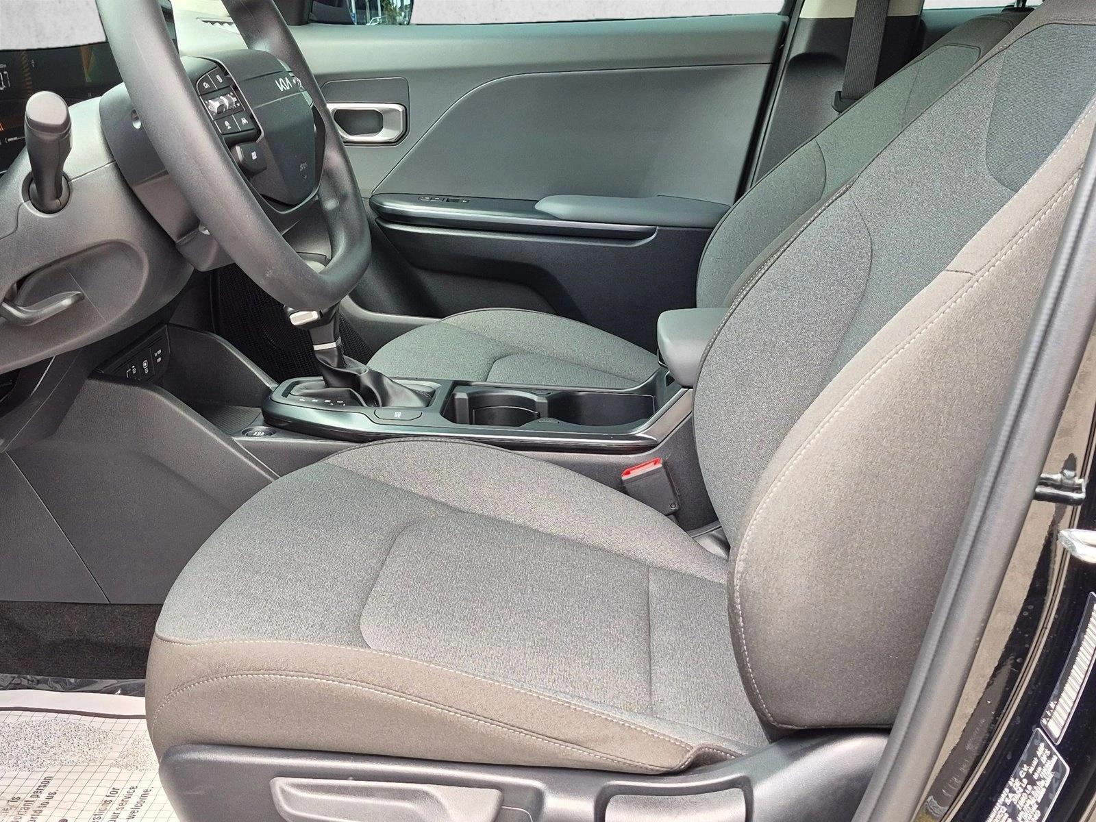 Used 2025 Aurora Black Pearl Kia LXS image 16