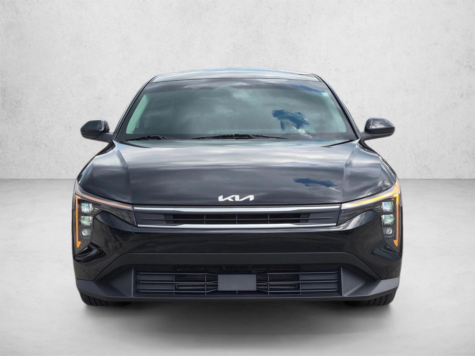Used 2025 Aurora Black Pearl Kia LXS image 2