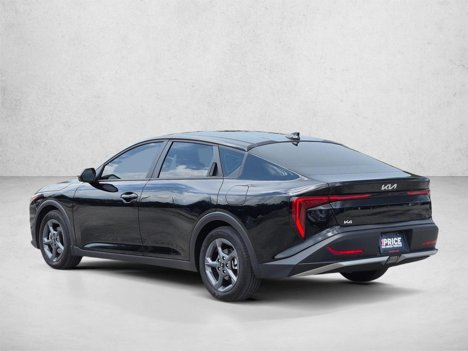 Used 2025 Aurora Black Pearl Kia LXS image 7