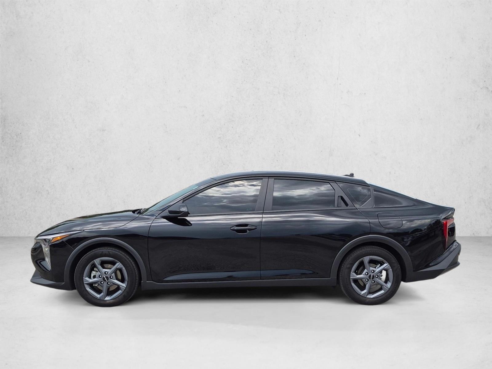 Used 2025 Aurora Black Pearl Kia LXS image 8