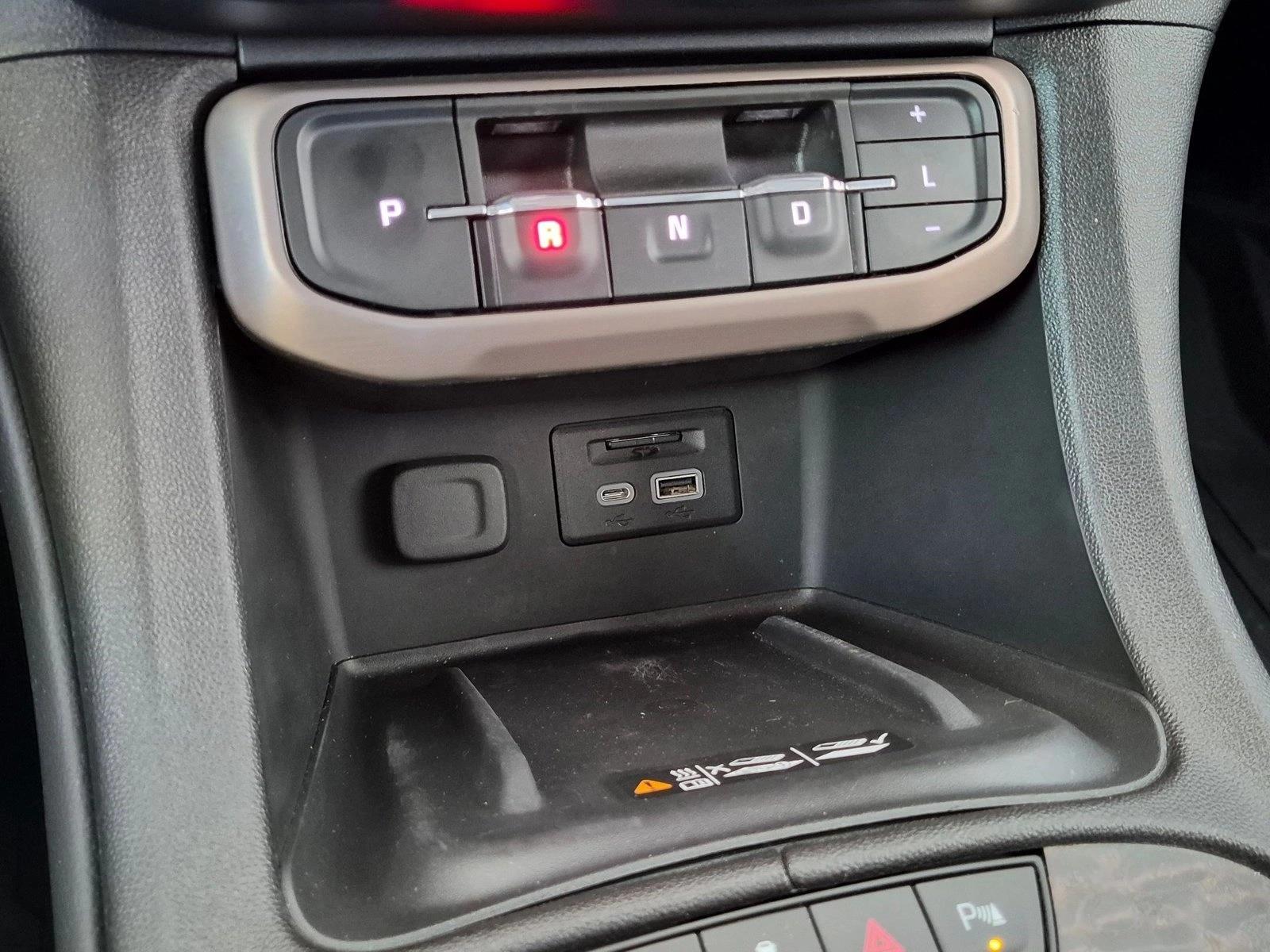 Used 2023 White Frost Tricoat GMC Denali image 11
