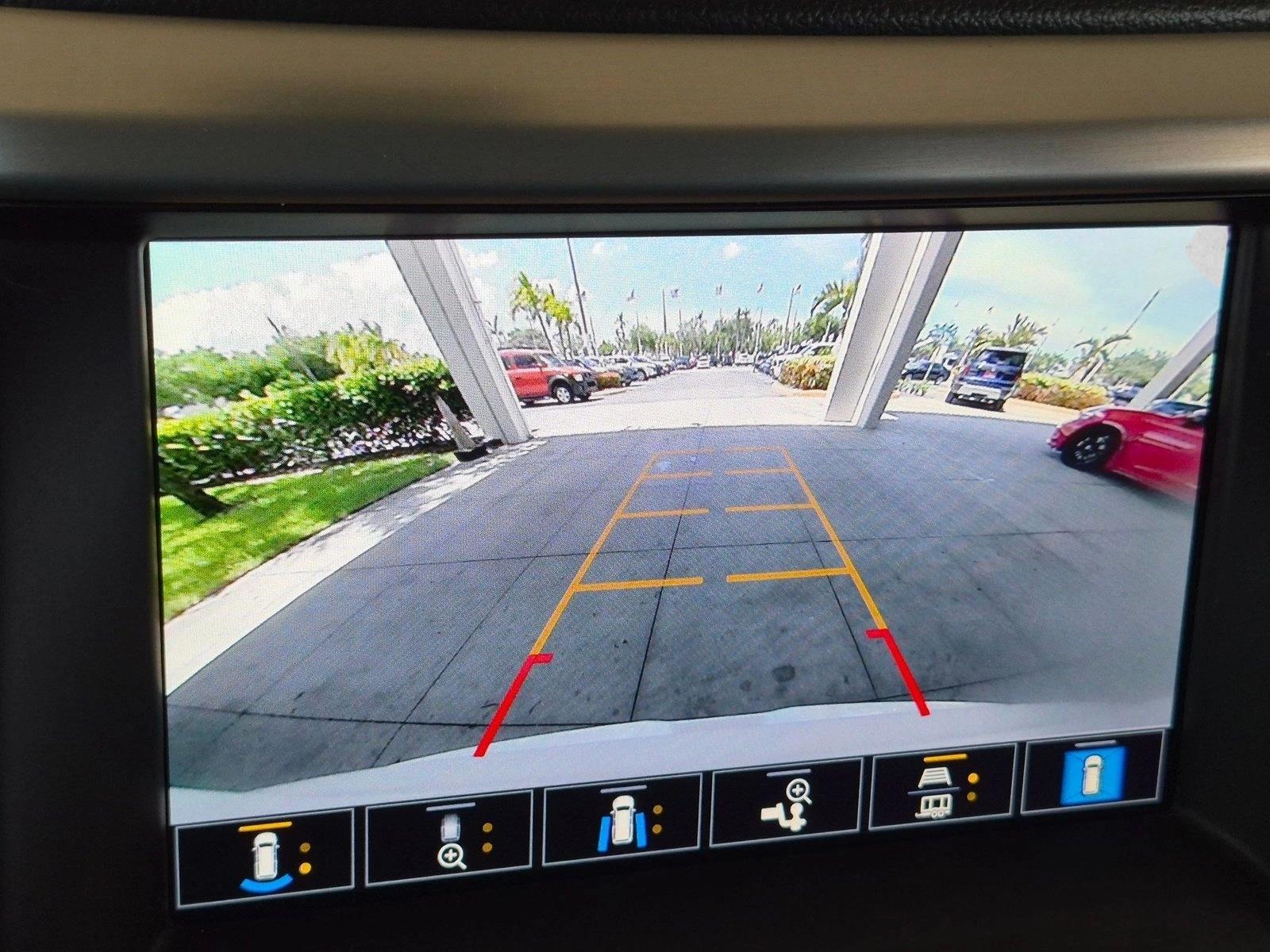 Used 2023 White Frost Tricoat GMC Denali image 13
