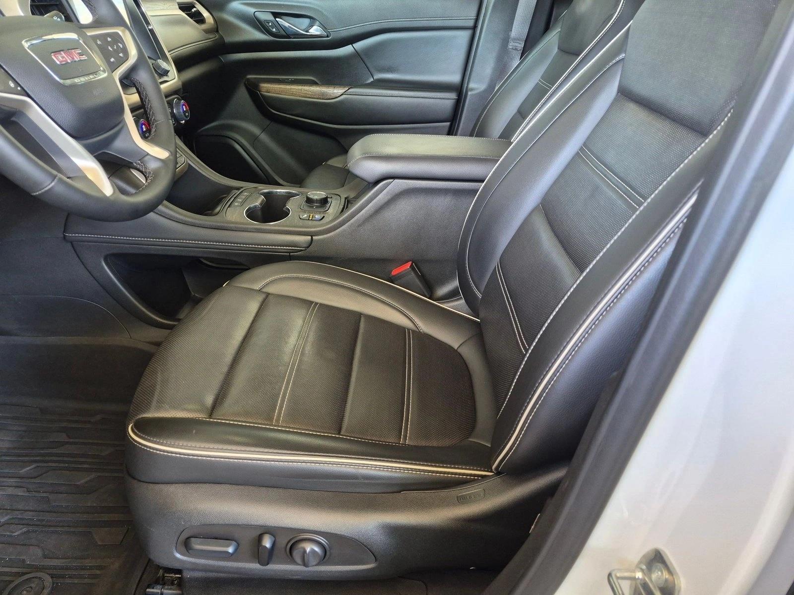 Used 2023 White Frost Tricoat GMC Denali image 17