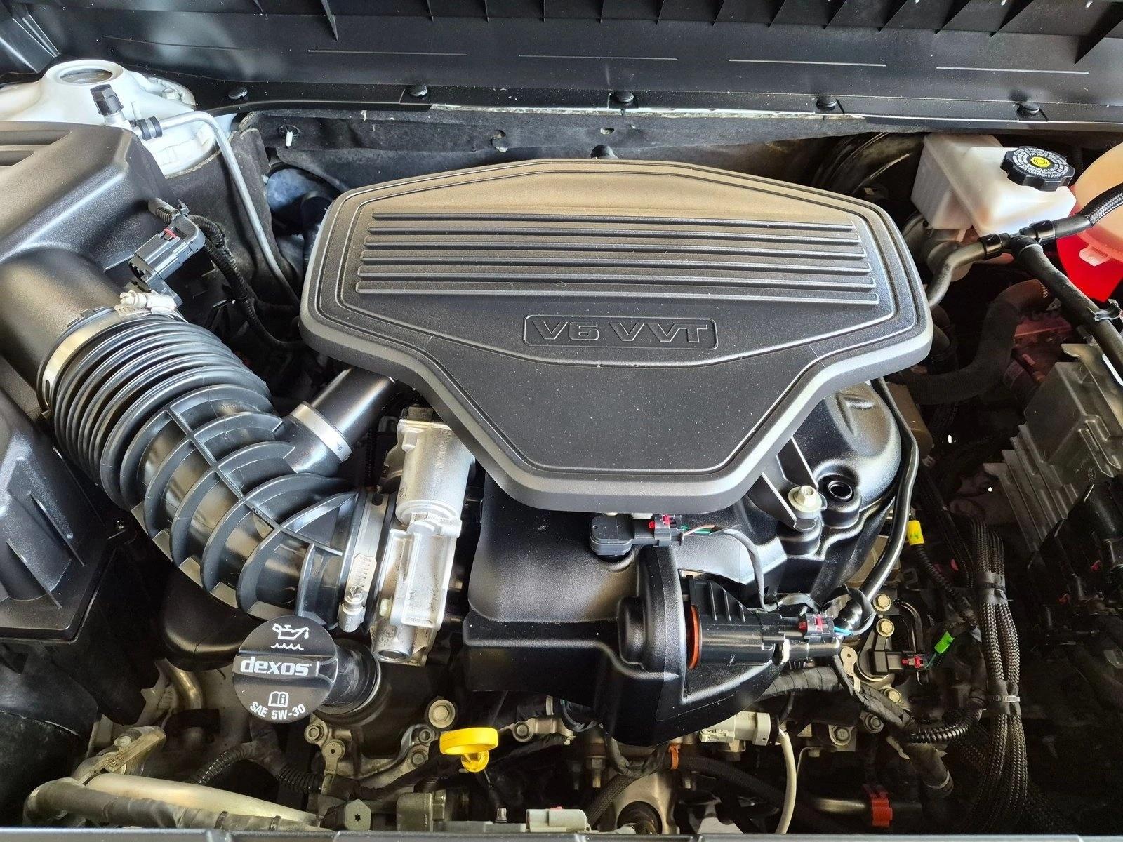 Used 2023 White Frost Tricoat GMC Denali image 24
