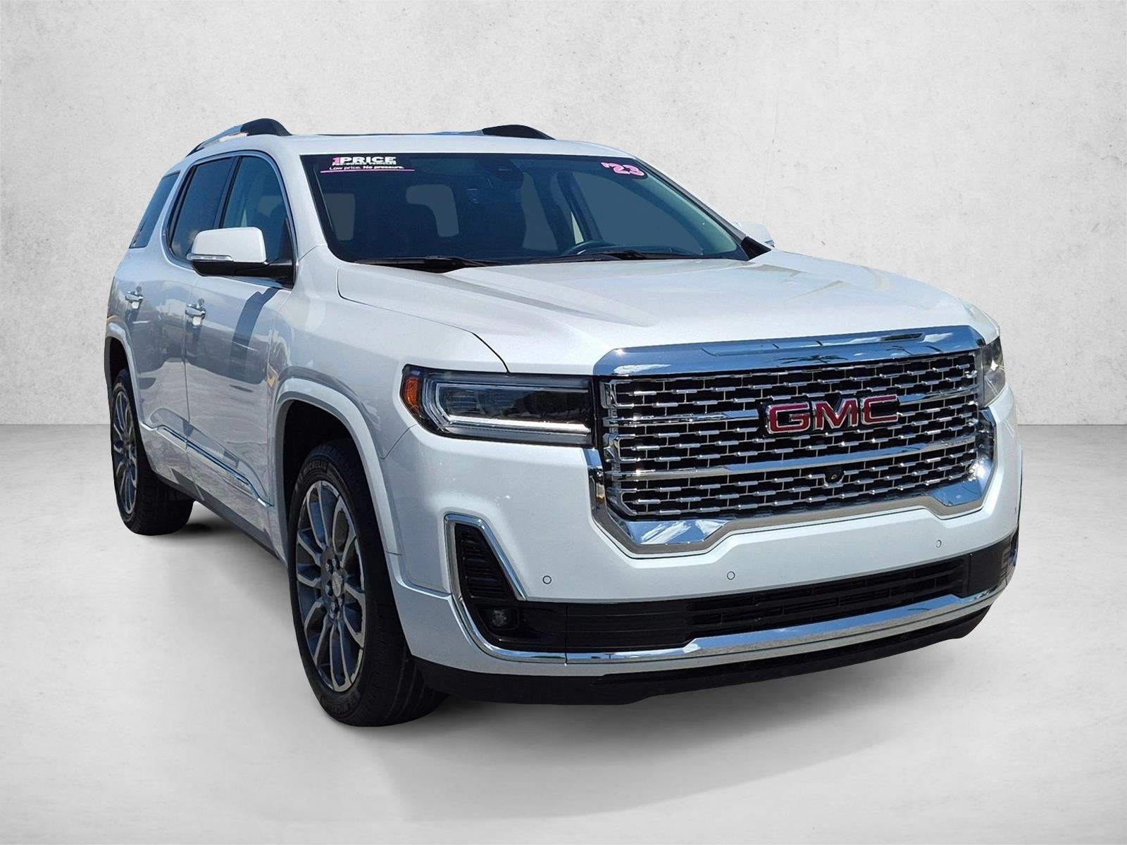 Used 2023 White Frost Tricoat GMC Denali image 3
