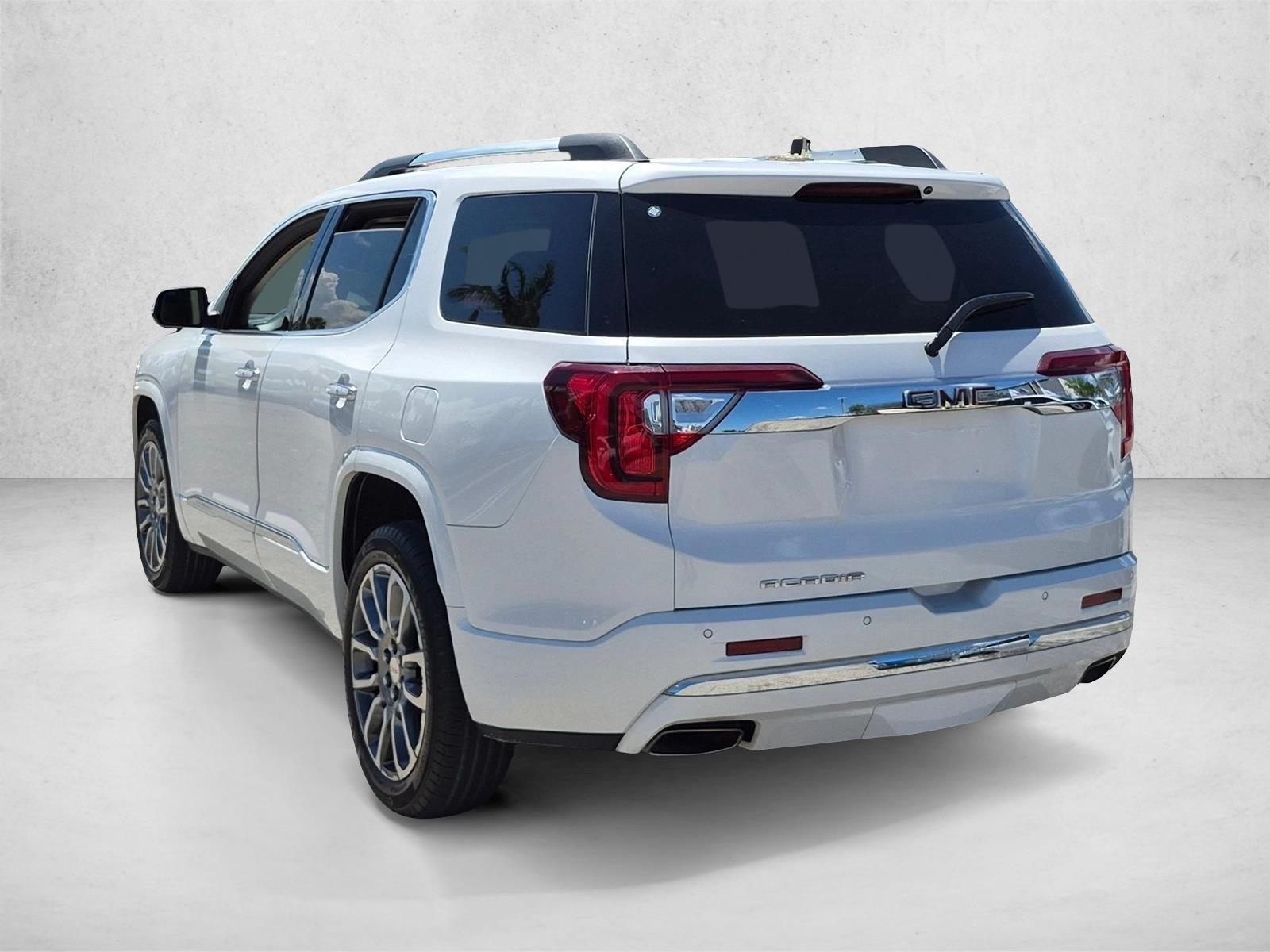 Used 2023 White Frost Tricoat GMC Denali image 7