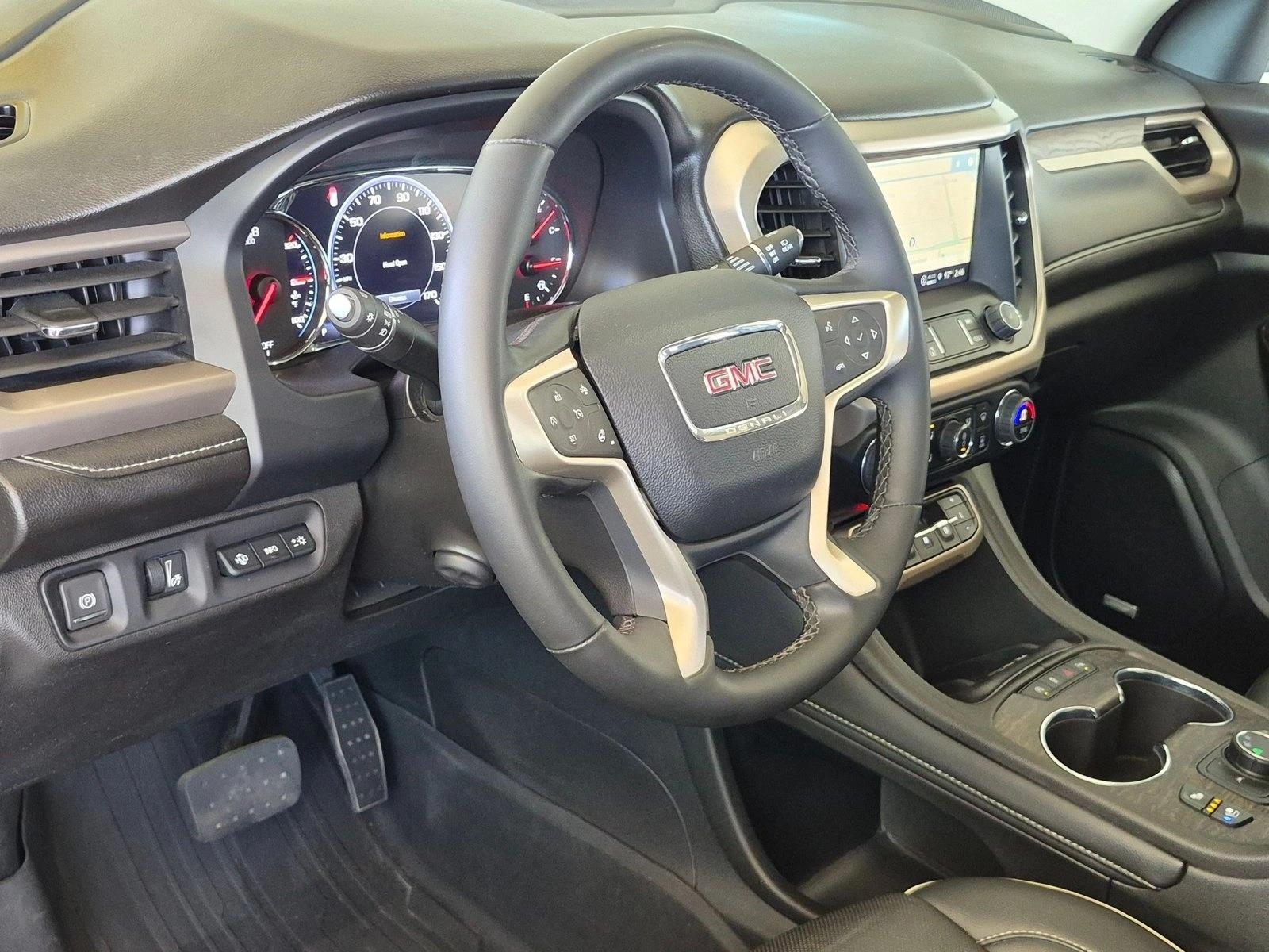 Used 2023 White Frost Tricoat GMC Denali image 9