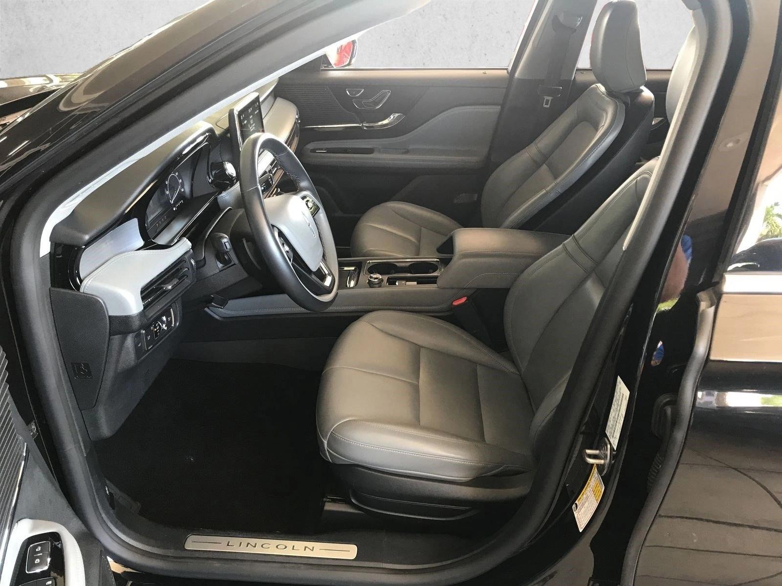 Used 2021 Infinite Black Lincoln Standard image 11