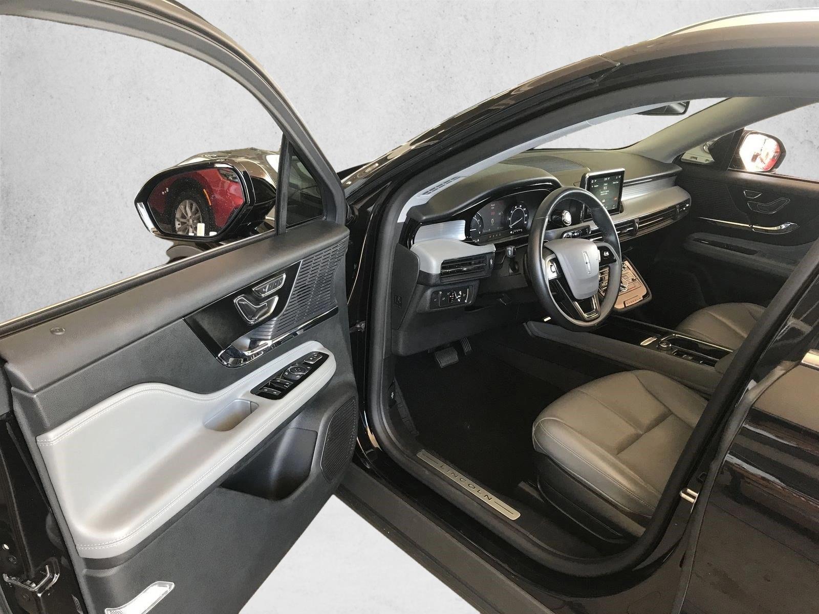Used 2021 Infinite Black Lincoln Standard image 12
