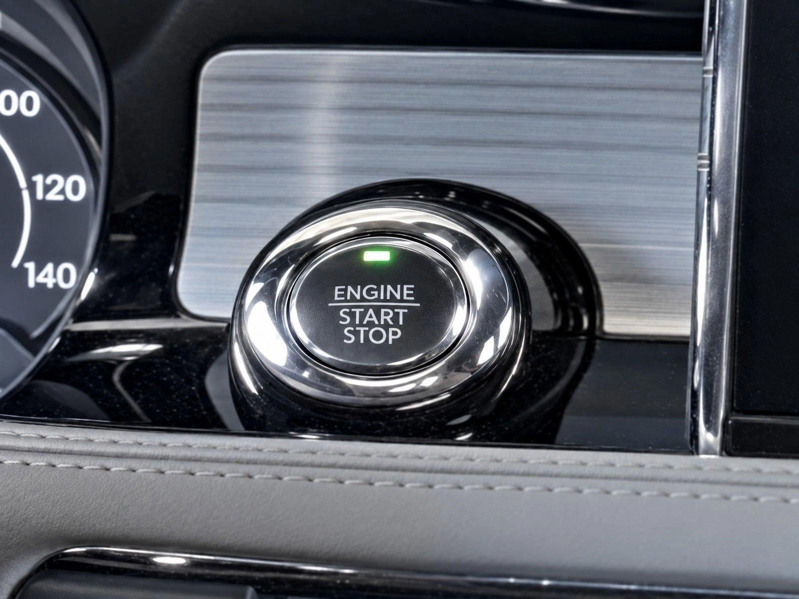 Used 2021 Infinite Black Lincoln Standard image 25