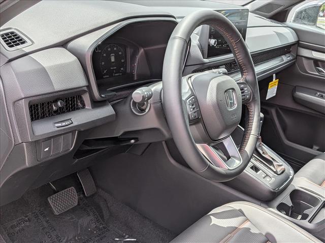 View vehicle photo 3