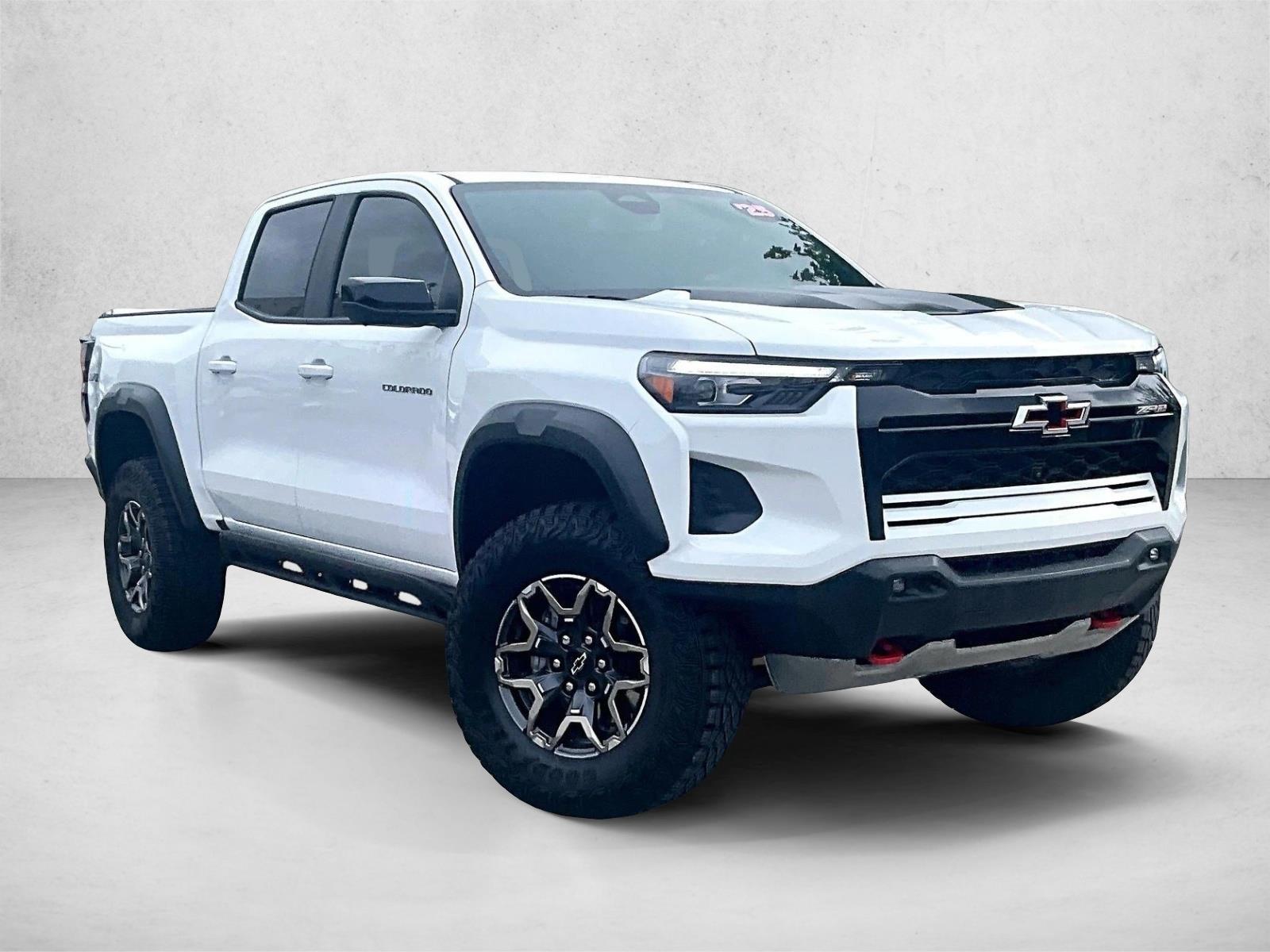 Used 2025 Summit White Chevrolet 4WD ZR2 image 12